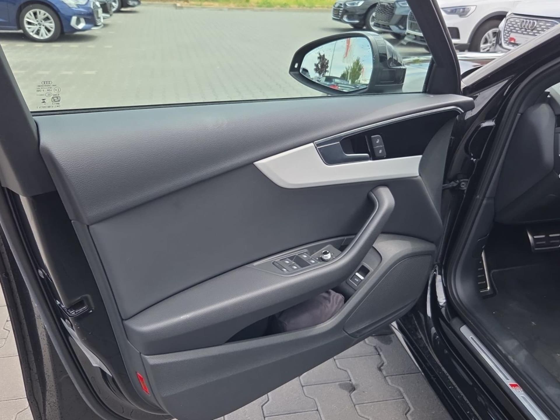 Audi A4 Avant S line
