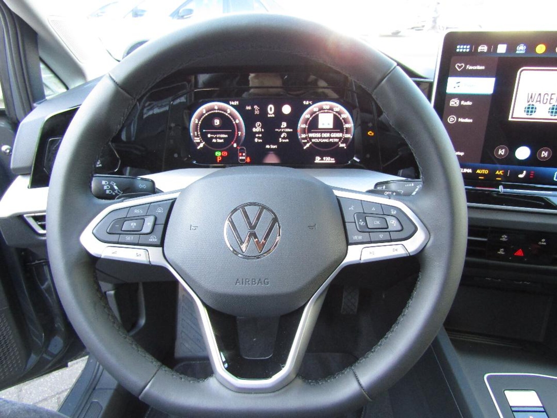 Volkswagen Golf Life