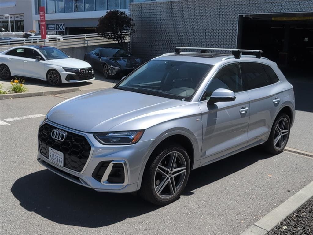 2024 Audi Q5 55 e Premium Plus's photo