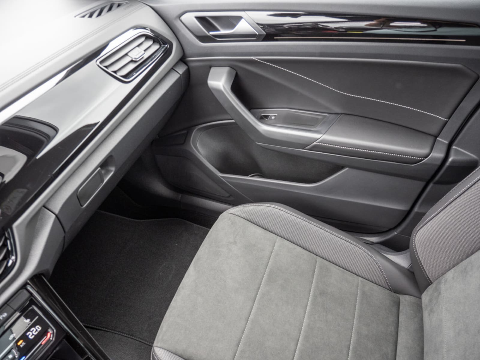 Volkswagen T-Roc – Bild 13