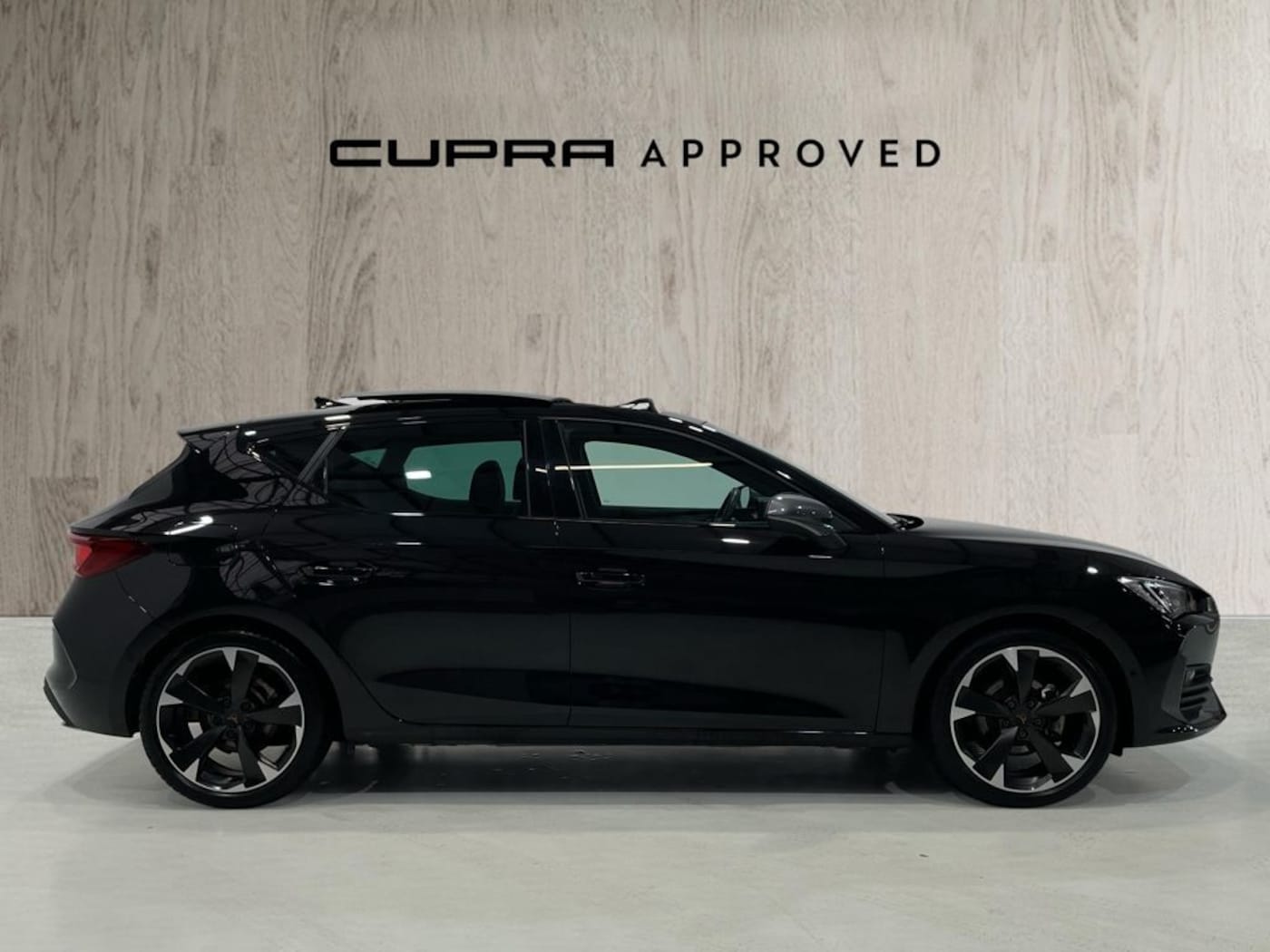 CUPRA Leon León 1.5 eTSI DSG 110 kW (150 CV) — photo 4