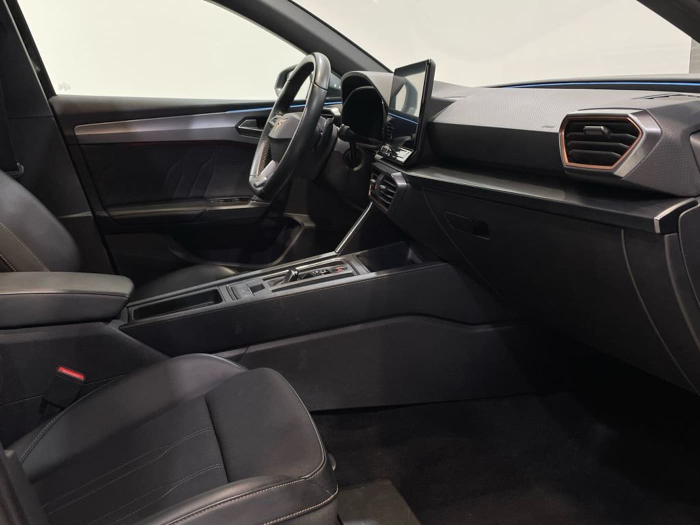 CUPRA Leon León 1.5 eTSI DSG 110 kW (150 CV) — photo 6