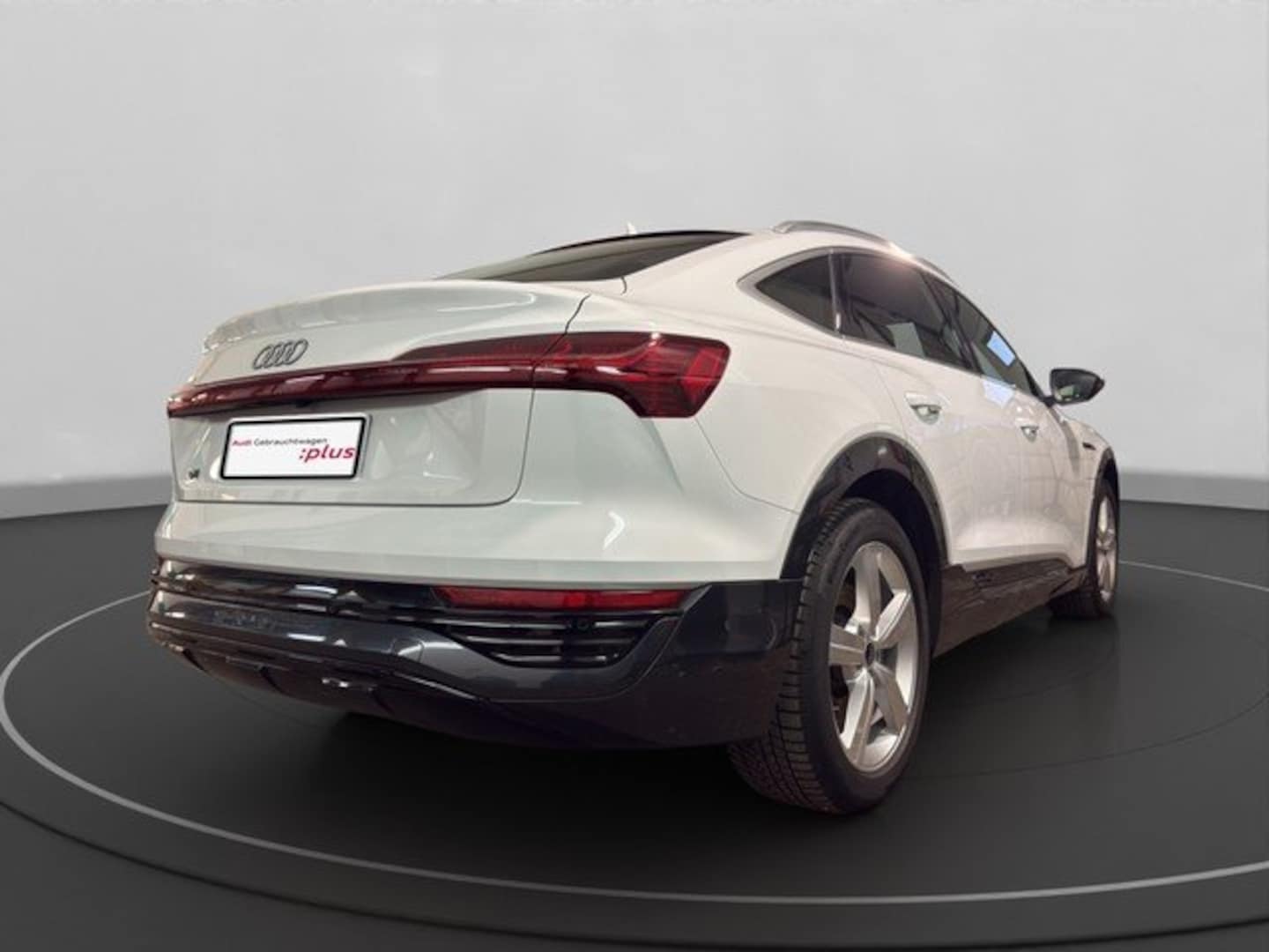 Bild über Audi Q8 Sportback e-tron advanced 50 e-tron quattro - für weitere Informationen kontaktieren Sie den Audi Partner