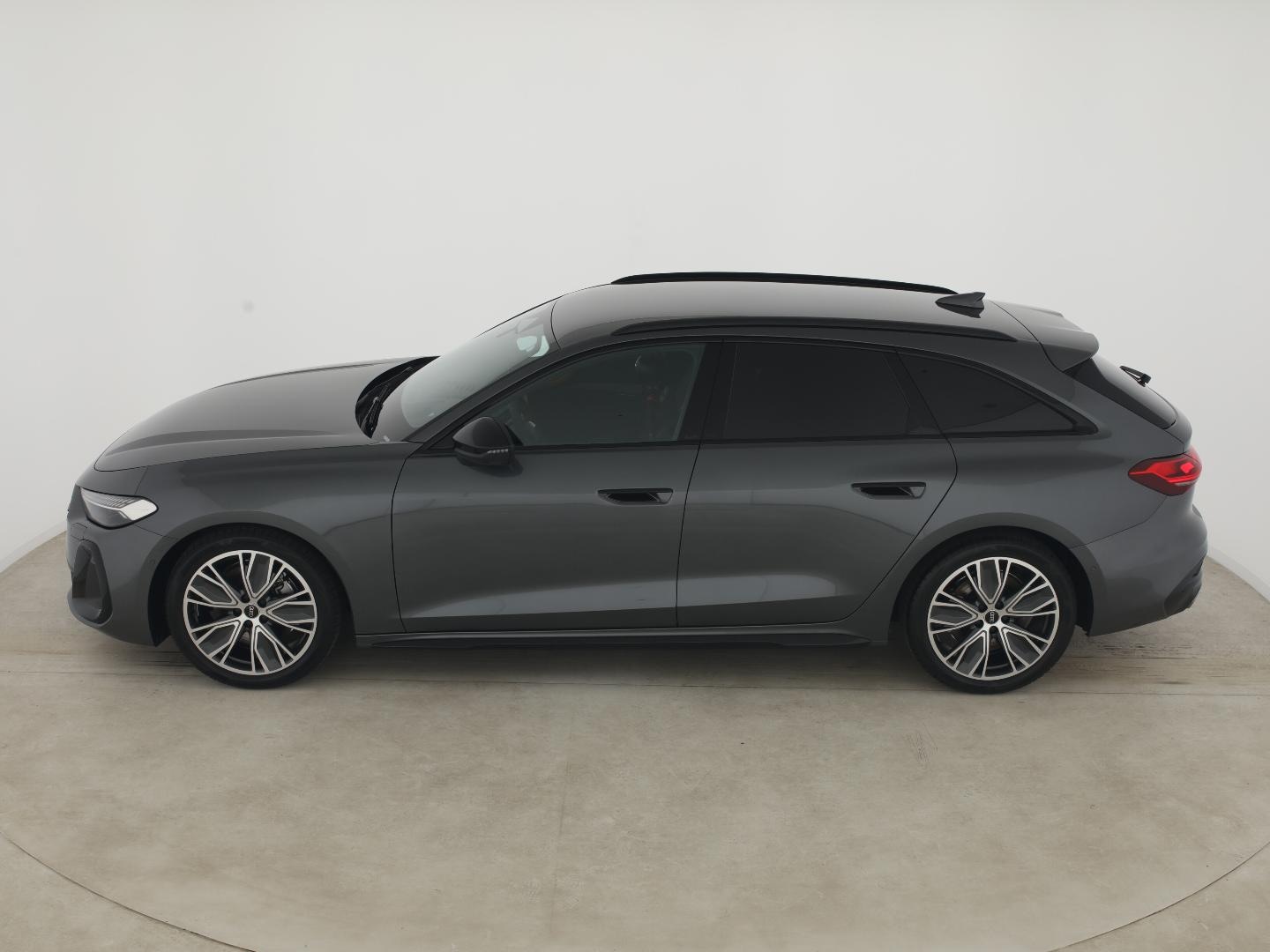 Bild über Audi A5 Avant TDI quattro 150 kW S tronic - für weitere Informationen kontaktieren Sie den Audi Partner