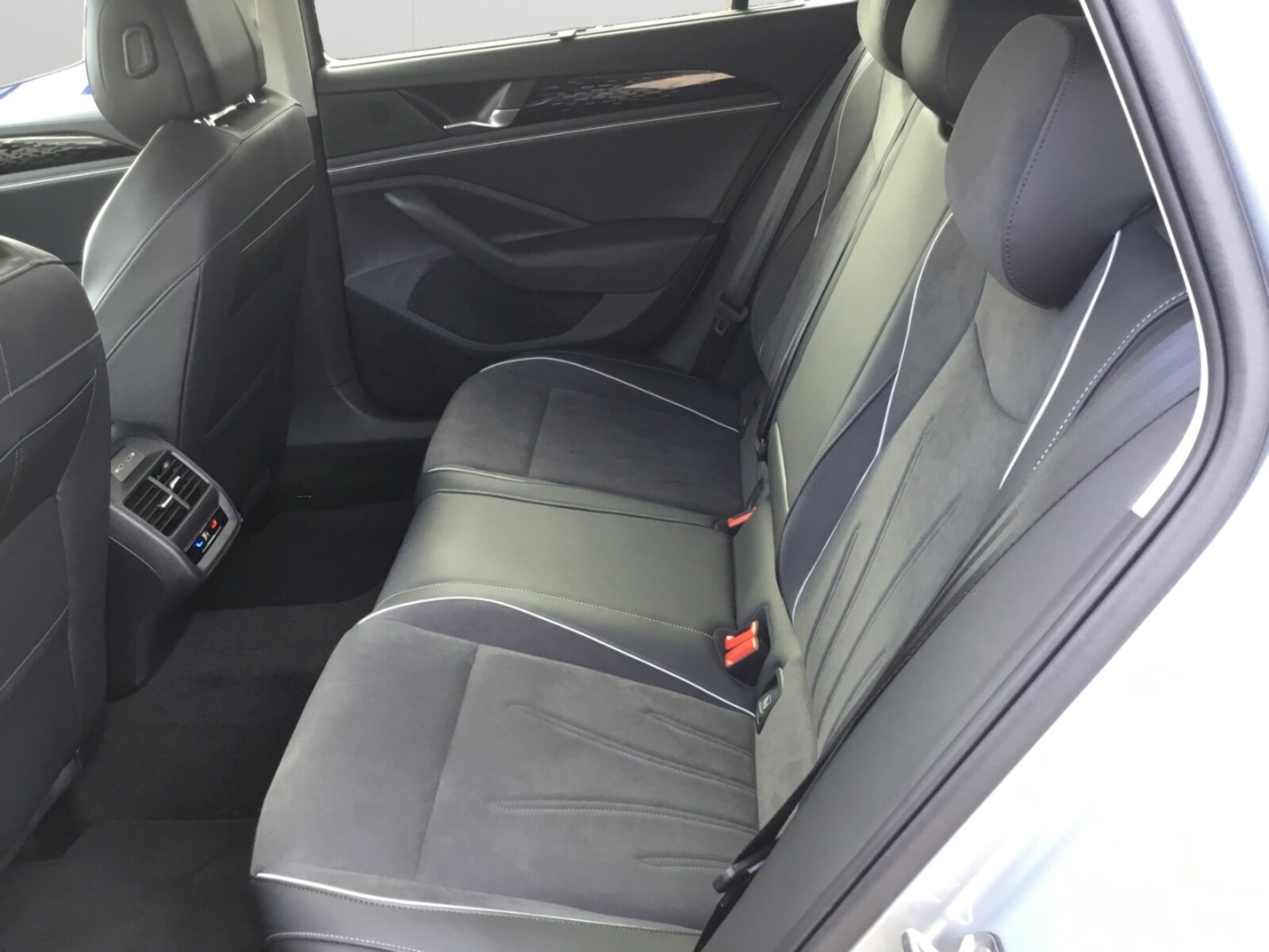Volkswagen Passat – Bild 13