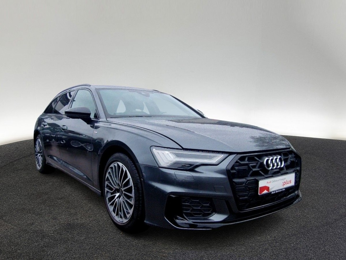 Bild über Audi A6 Avant TFSI e S line 55 TFSI e quattro S tronic - für weitere Informationen kontaktieren Sie den Audi Partner