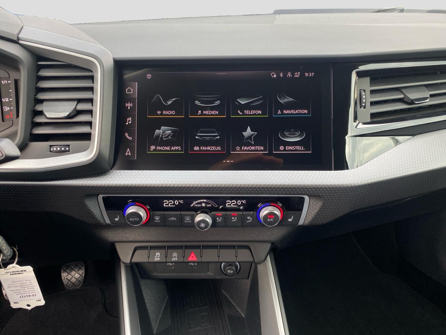 Bild über Audi A1 Sportback S line 30 TFSI Schaltgetriebe - für weitere Informationen kontaktieren Sie den Audi Partner