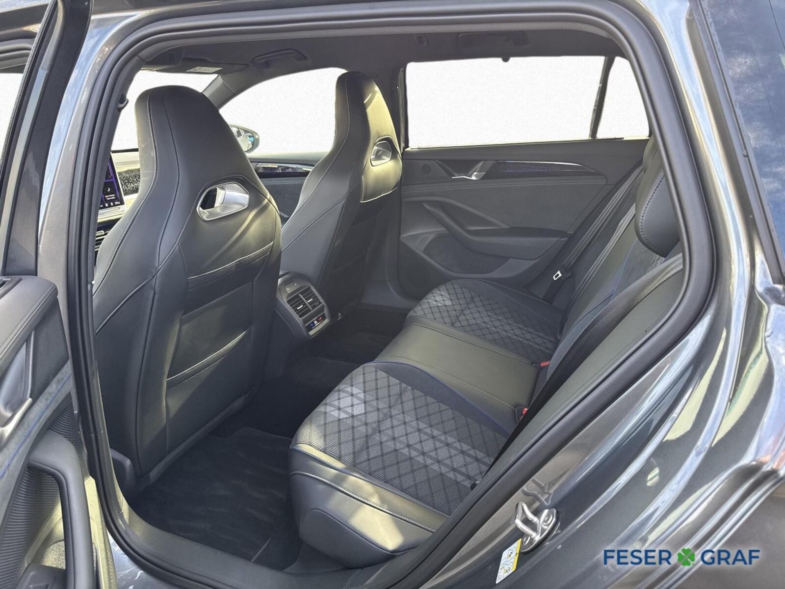Volkswagen Passat – Bild 13