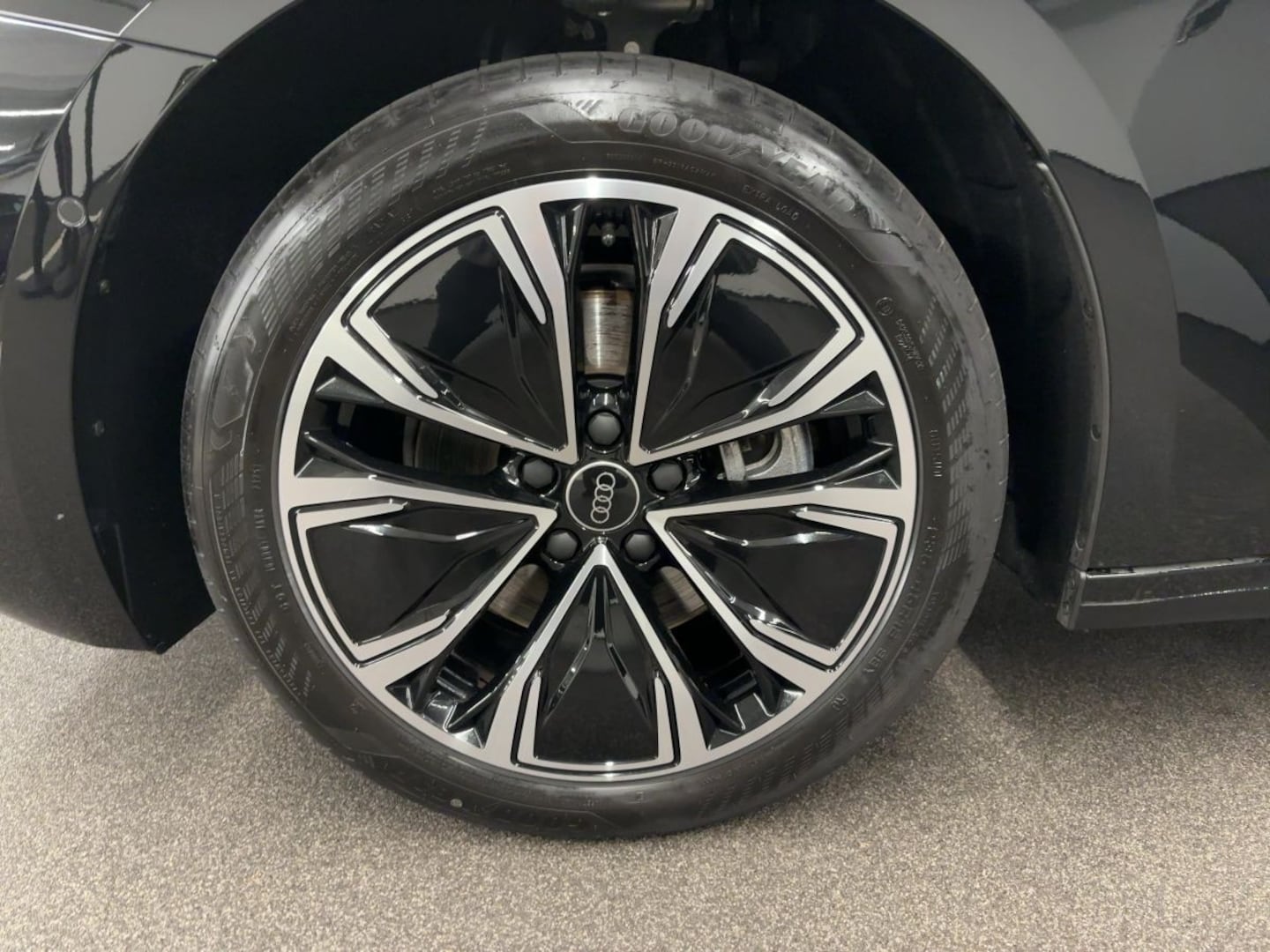 Bild über Audi A5 Avant TFSI S tronic - für weitere Informationen kontaktieren Sie den Audi Partner