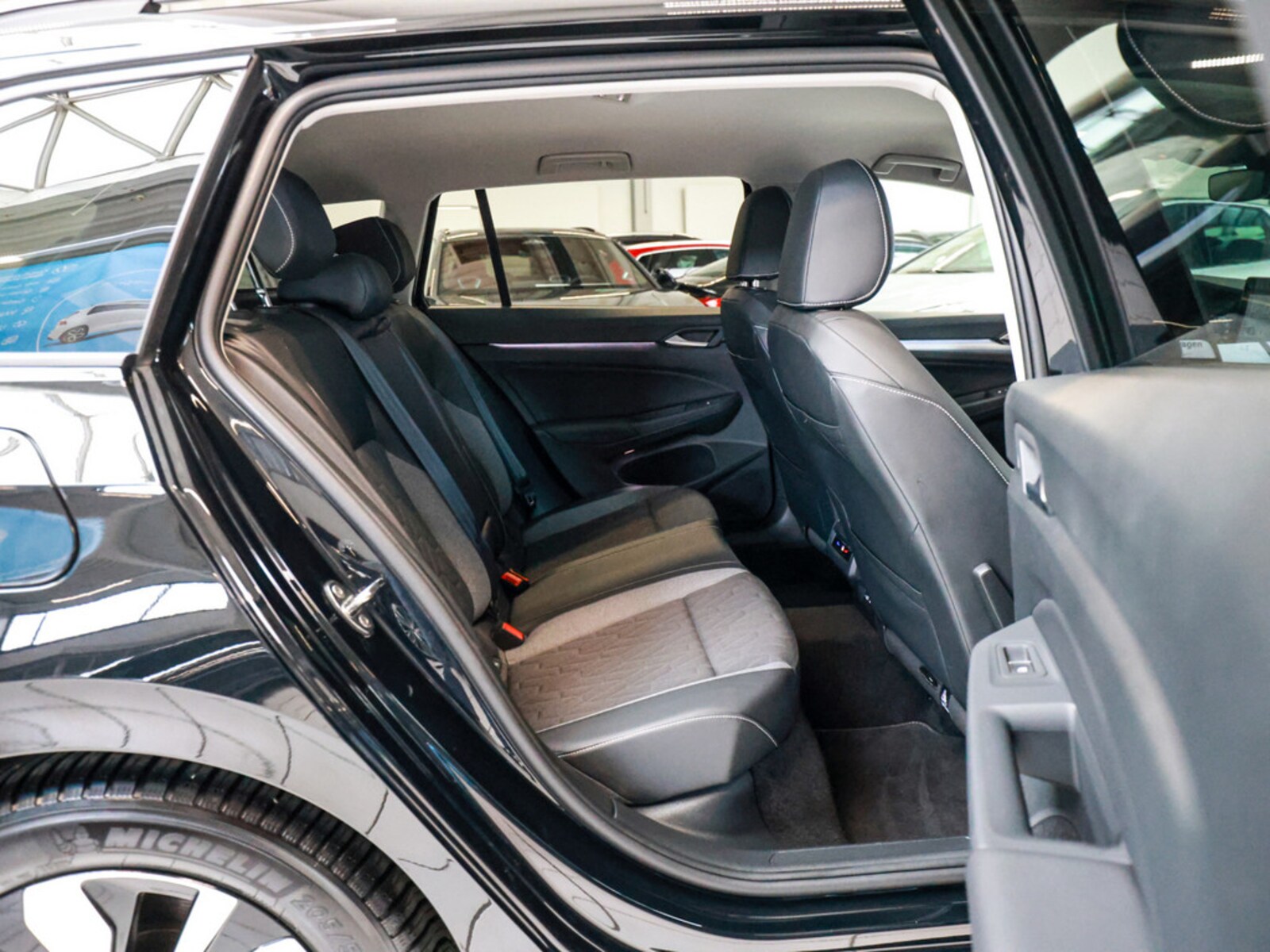 Volkswagen Golf Variant – Bild 7