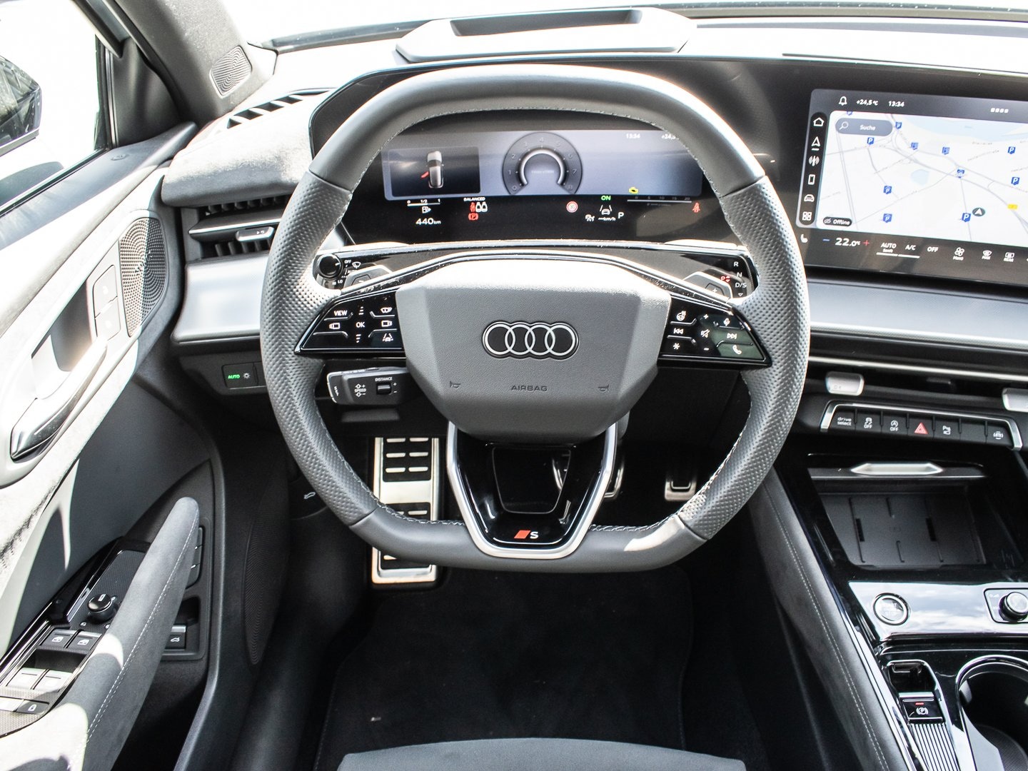 Bild über Audi Q3 SUV TFSI 110 kW S tronic - für weitere Informationen kontaktieren Sie den Audi Partner
