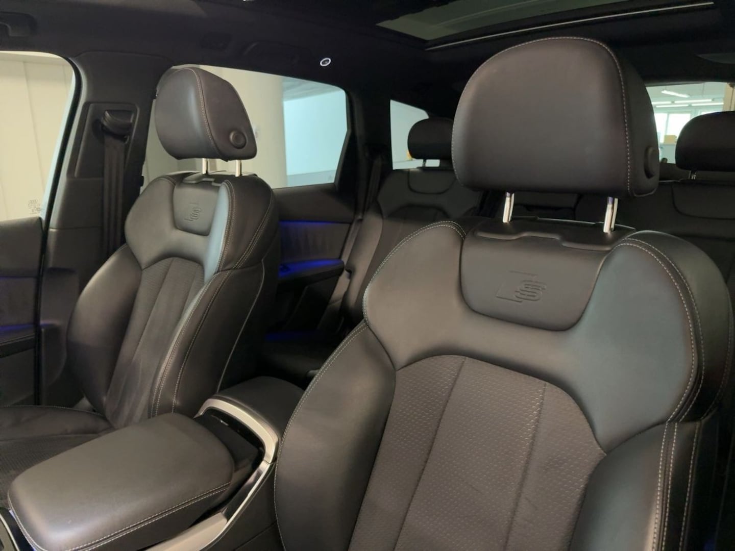 Bild über Audi Q7 competition plus 45 TDI quattro tiptronic - für weitere Informationen kontaktieren Sie den Audi Partner