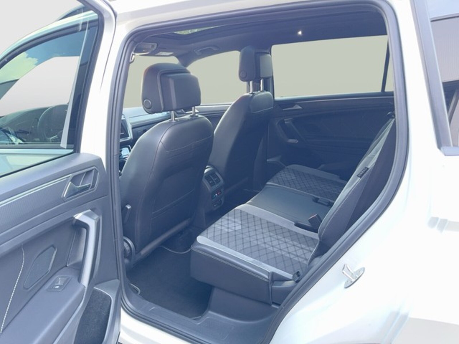Volkswagen Tiguan Allspace – Bild 11