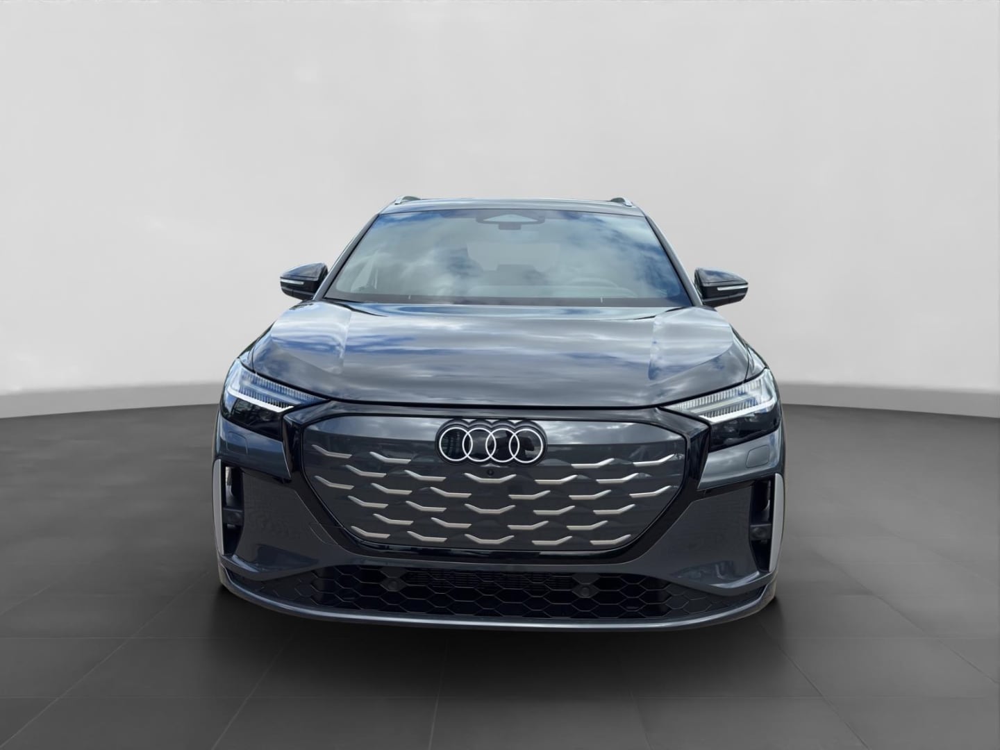 Bild über Audi Q4 SUV e-tron e-tron quattro 220 kW - für weitere Informationen kontaktieren Sie den Audi Partner