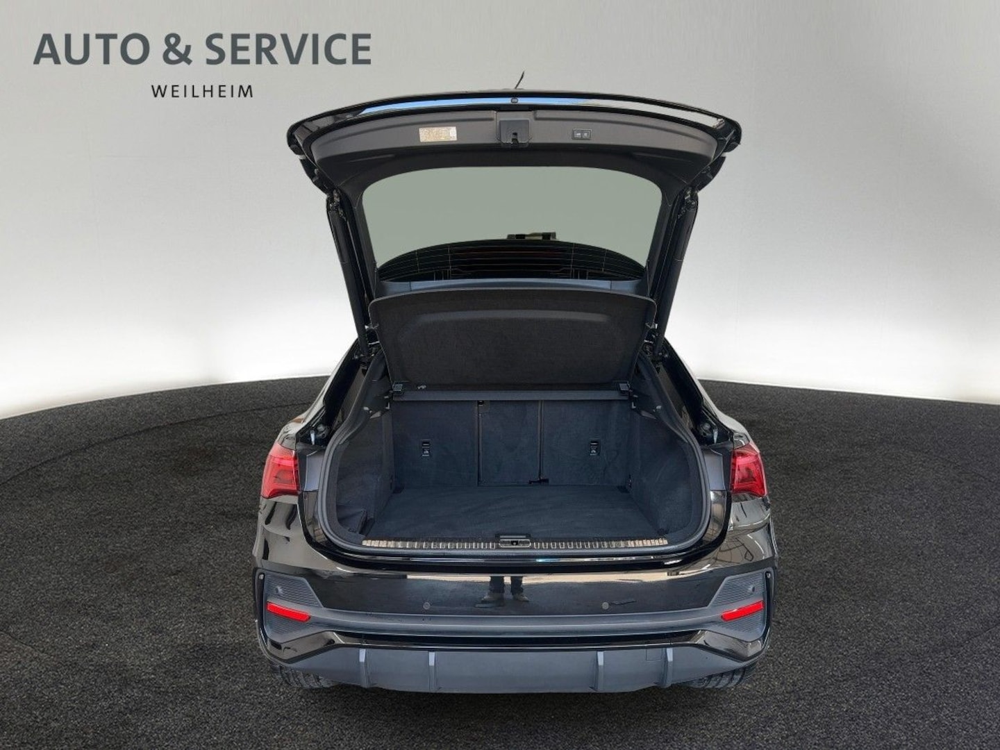 Bild über Audi Q3 Sportback TFSI quattro 140 kW S tronic - für weitere Informationen kontaktieren Sie den Audi Partner