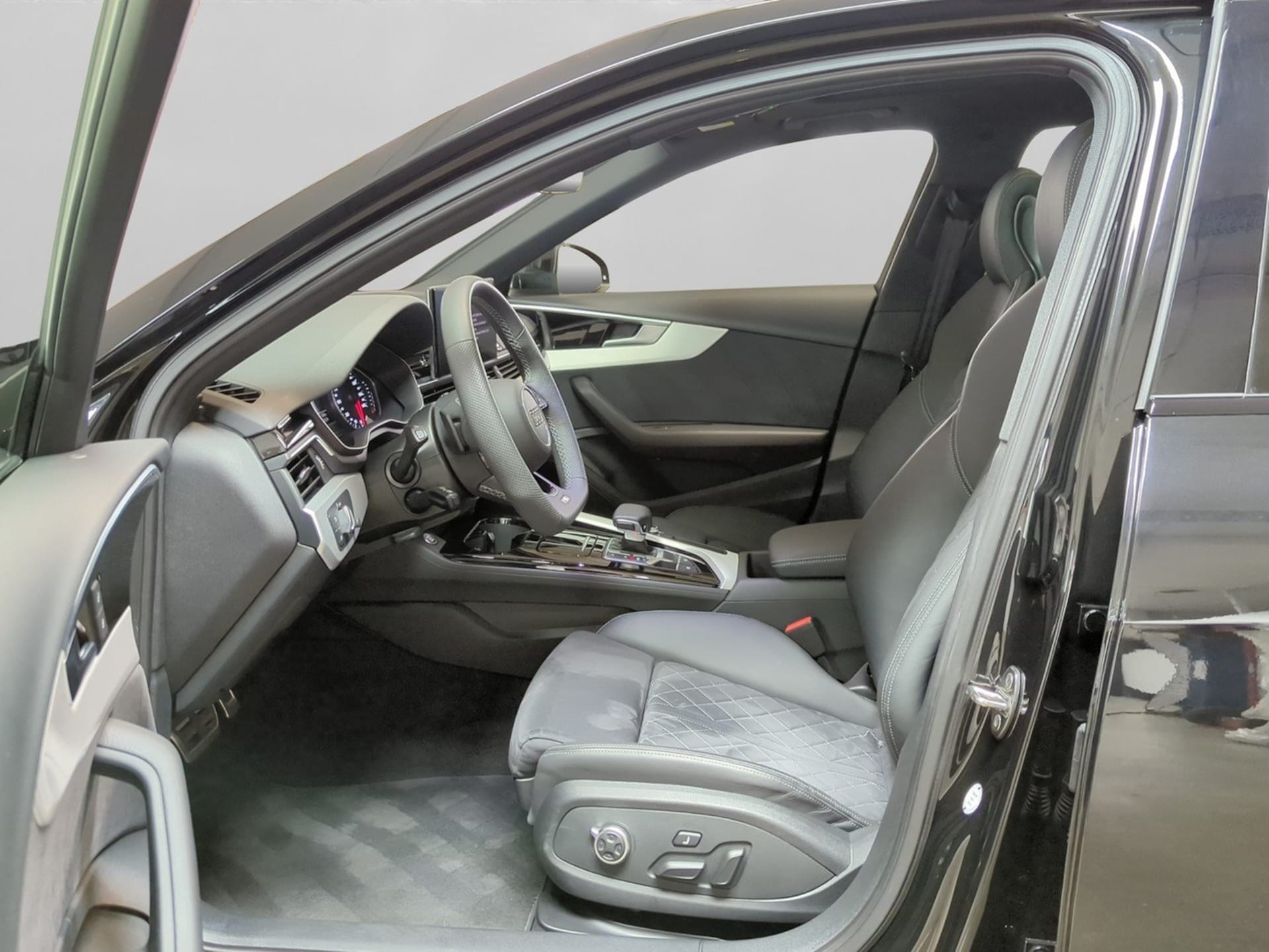 Audi A4 Avant S line