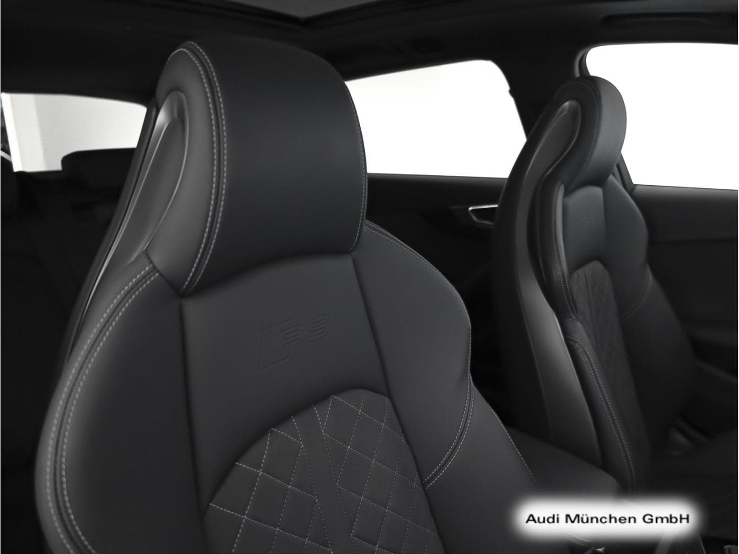 Bild über Audi RS 4 Avant TFSI quattro tiptronic - für weitere Informationen kontaktieren Sie den Audi Partner