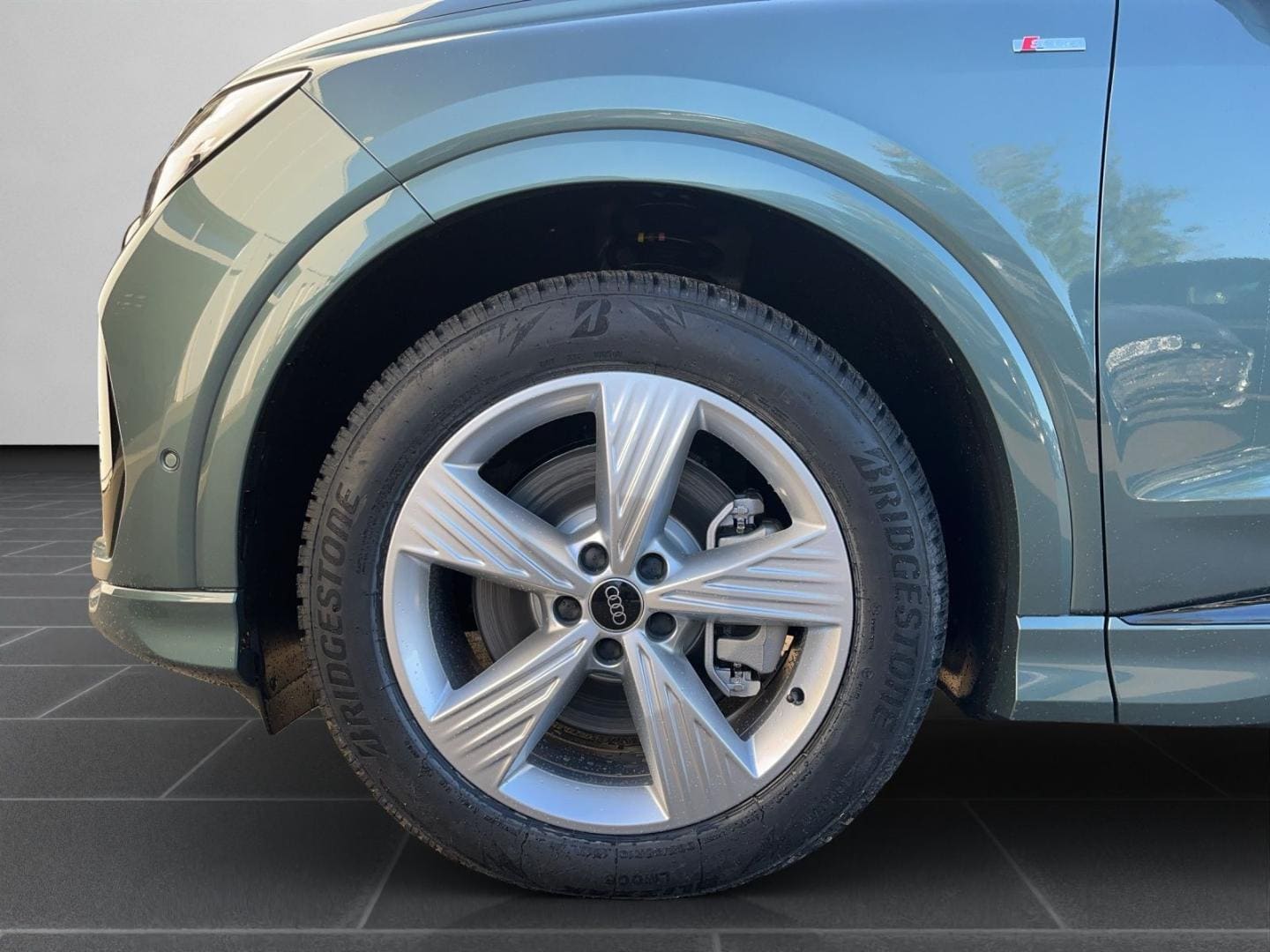 Bild über Audi Q4 SUV e-tron e-tron quattro performance 250 kW - für weitere Informationen kontaktieren Sie den Audi Partner