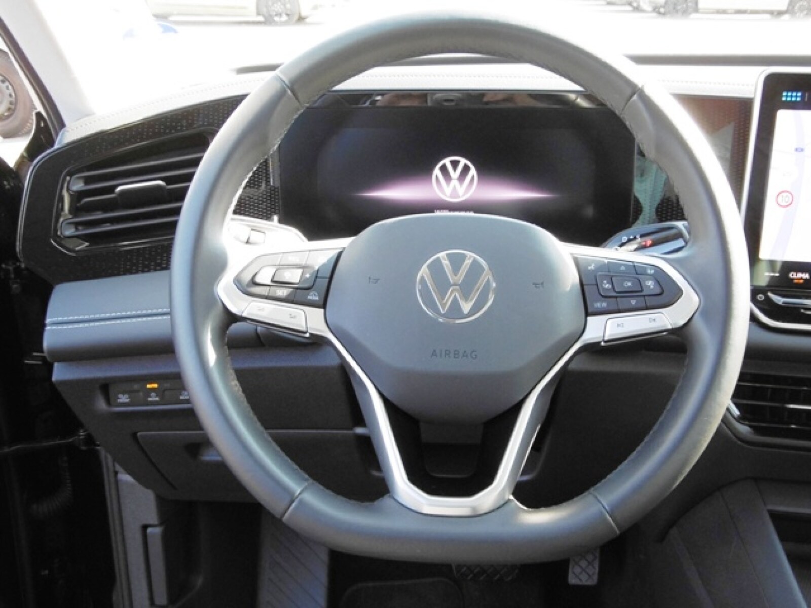 Volkswagen Tiguan – Bild 11