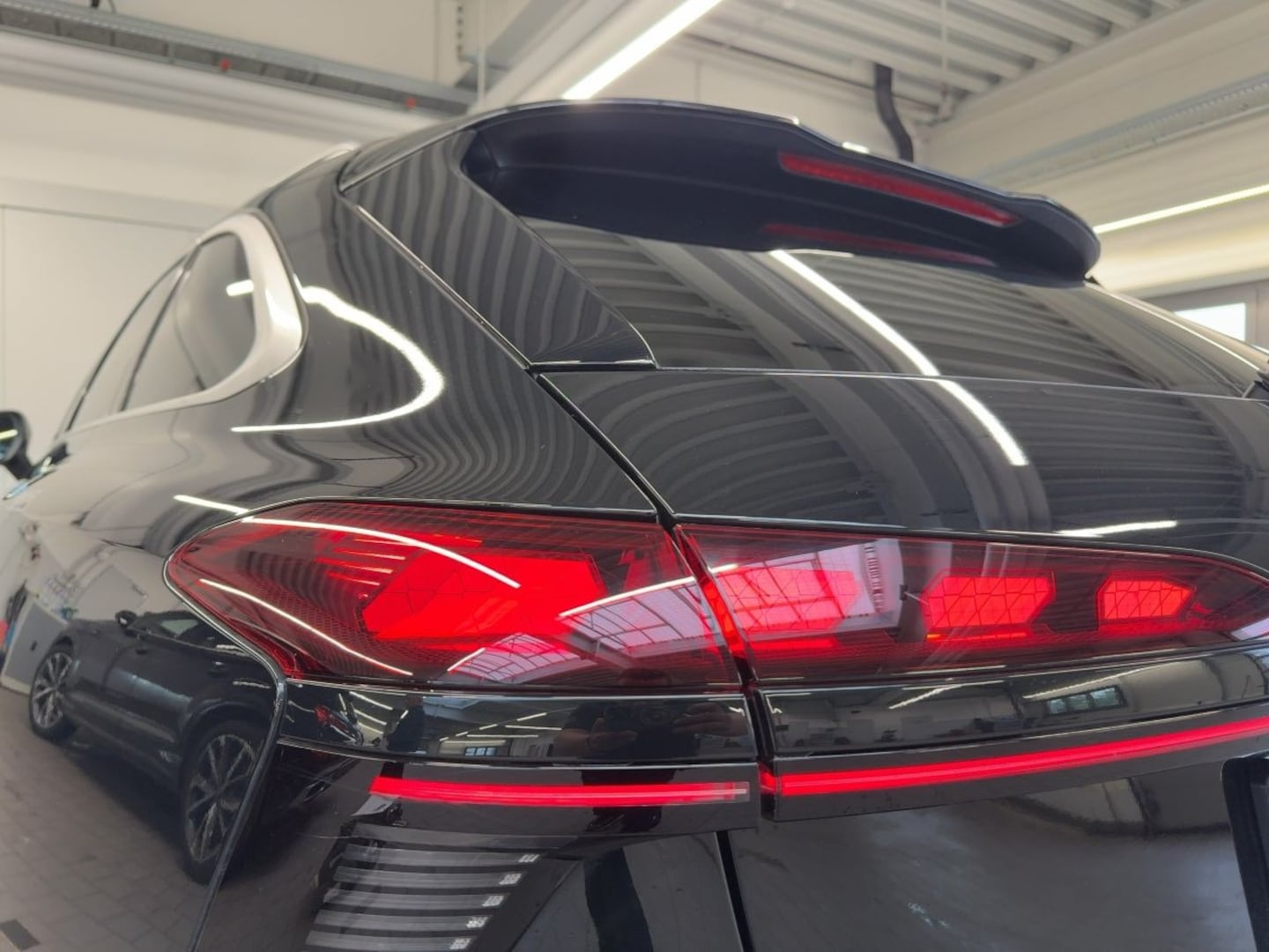 Bild über Audi A6 Avant TDI quattro 150 kW S tronic - für weitere Informationen kontaktieren Sie den Audi Partner