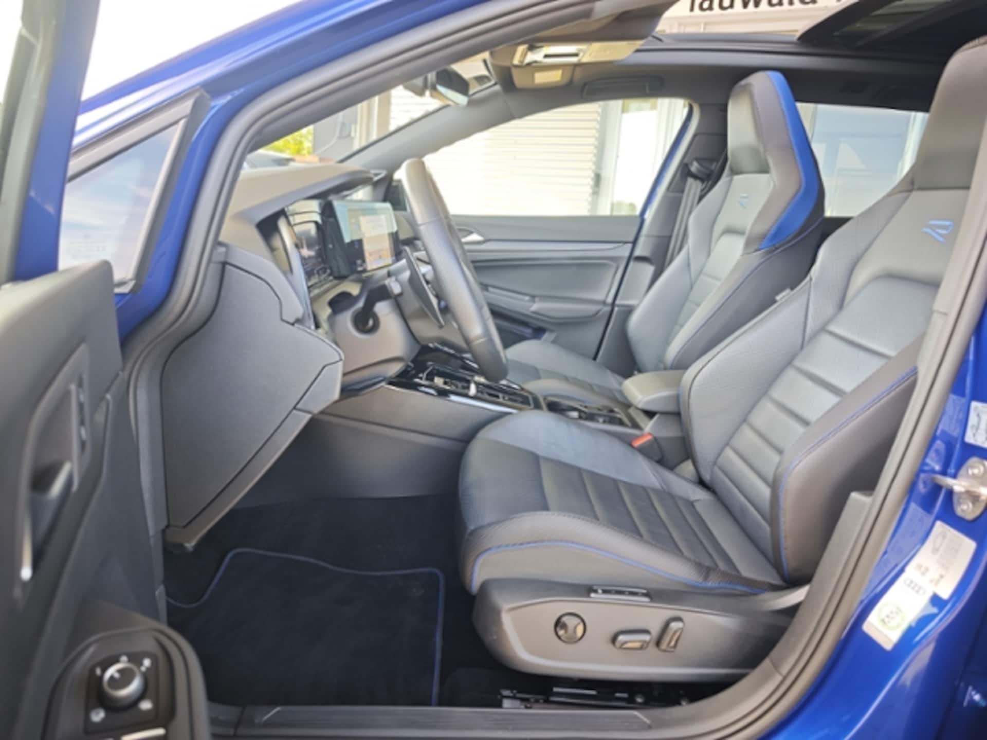 Volkswagen Golf Variant R
