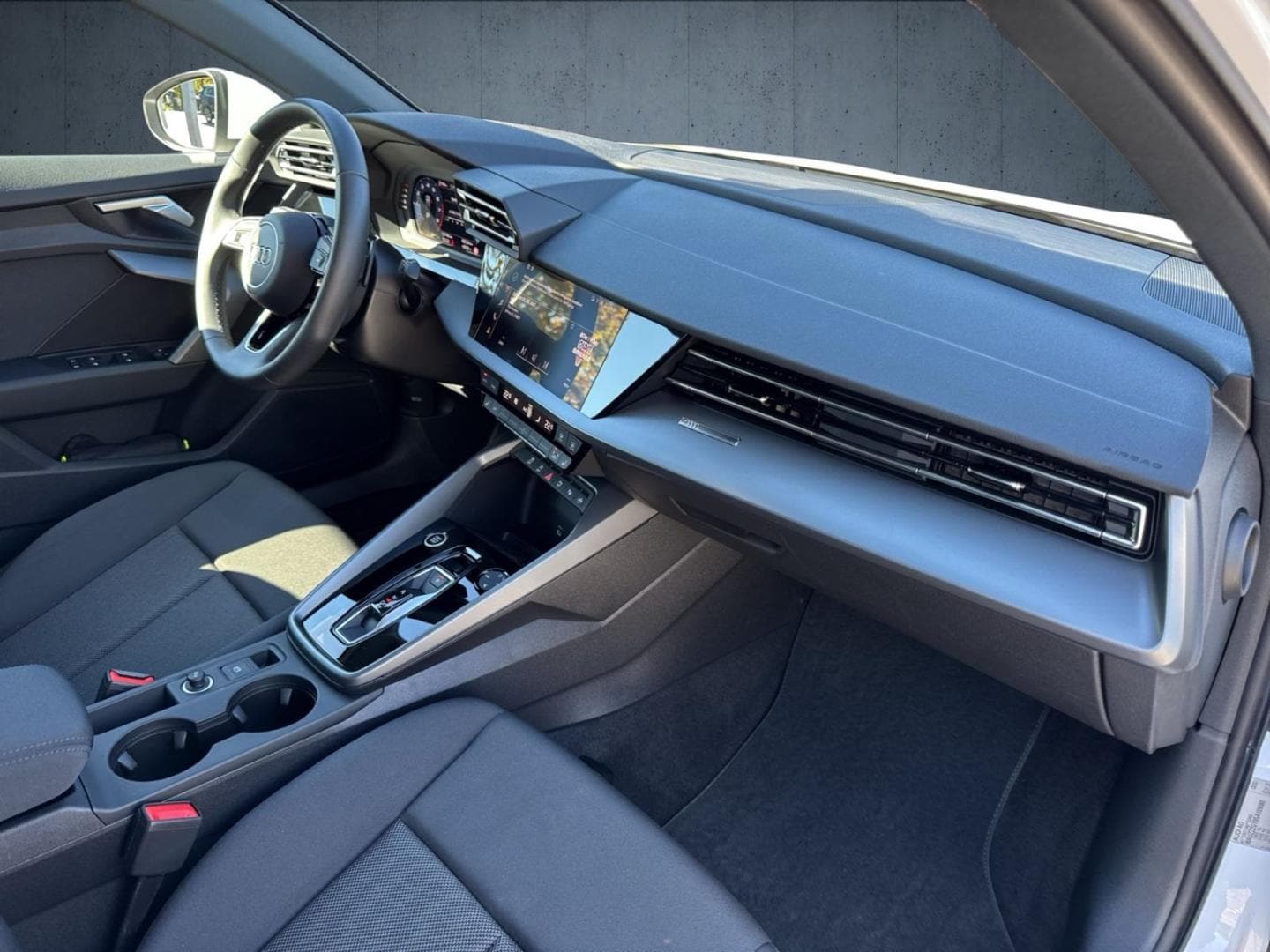 Bild über Audi A3 Sportback S line 30 TFSI S tronic - für weitere Informationen kontaktieren Sie den Audi Partner