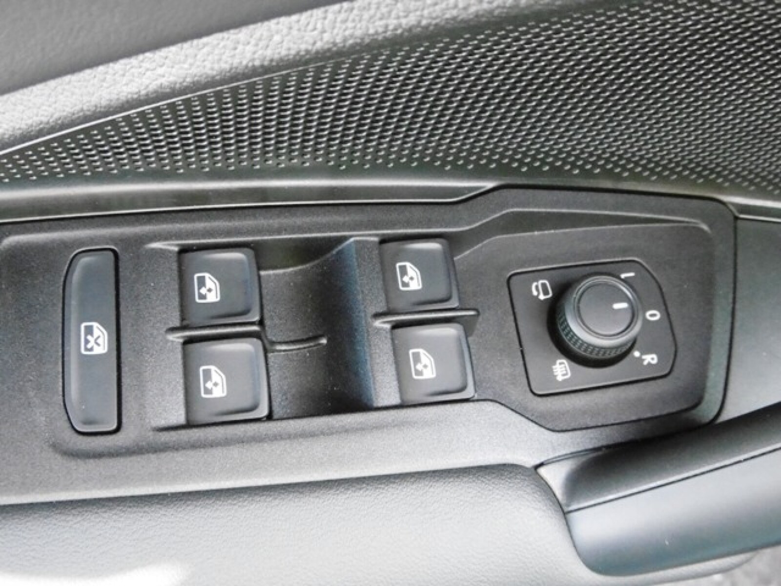 Volkswagen Tiguan – Bild 12