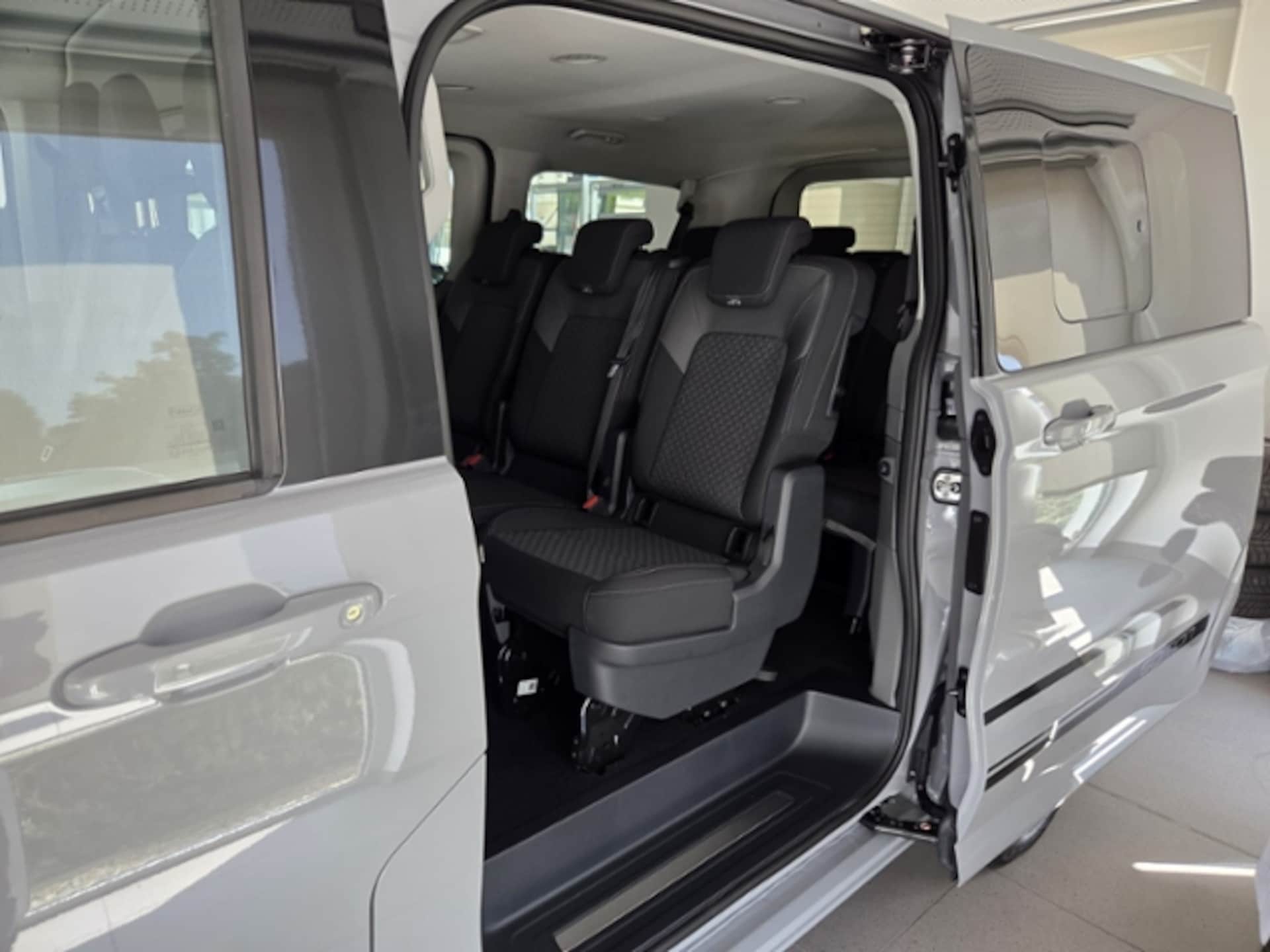 Volkswagen Caravelle Edition
