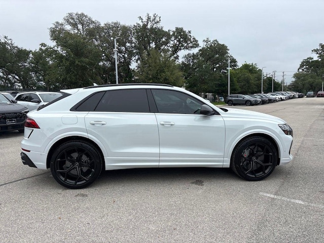 2026 Audi RS Q8 SUV performance