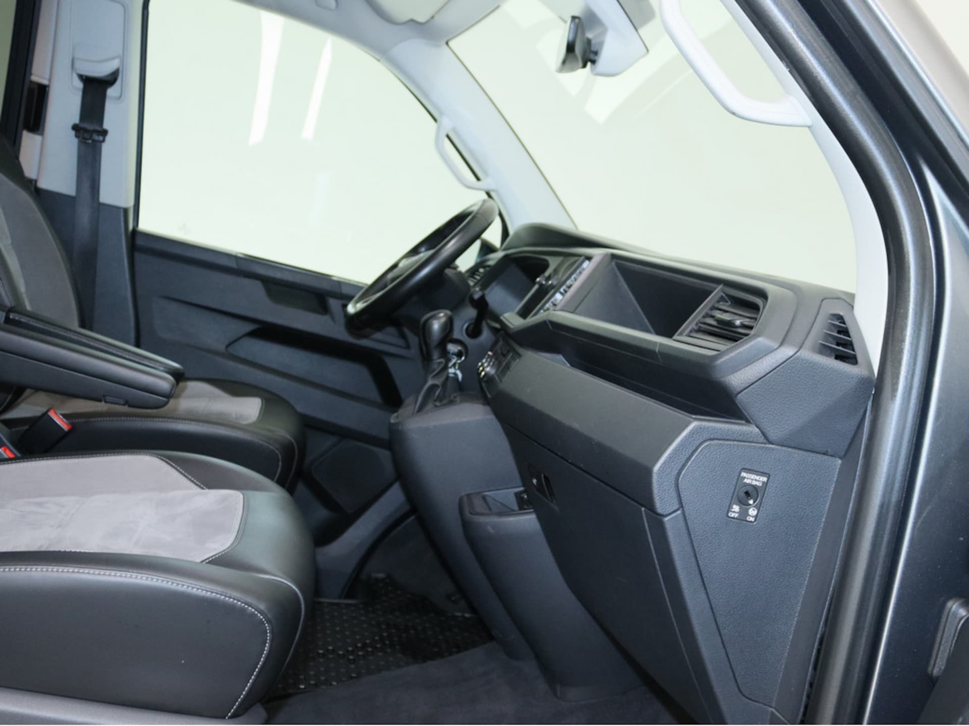 Volkswagen T6.1 California Beach