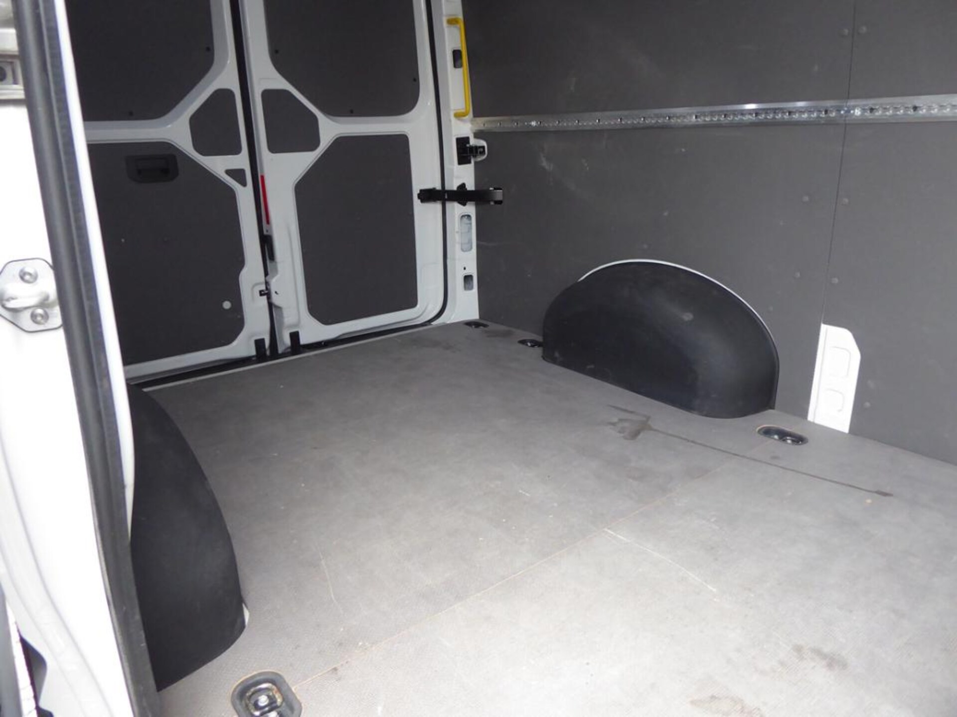Volkswagen Crafter Kasten mittlerer Radstand