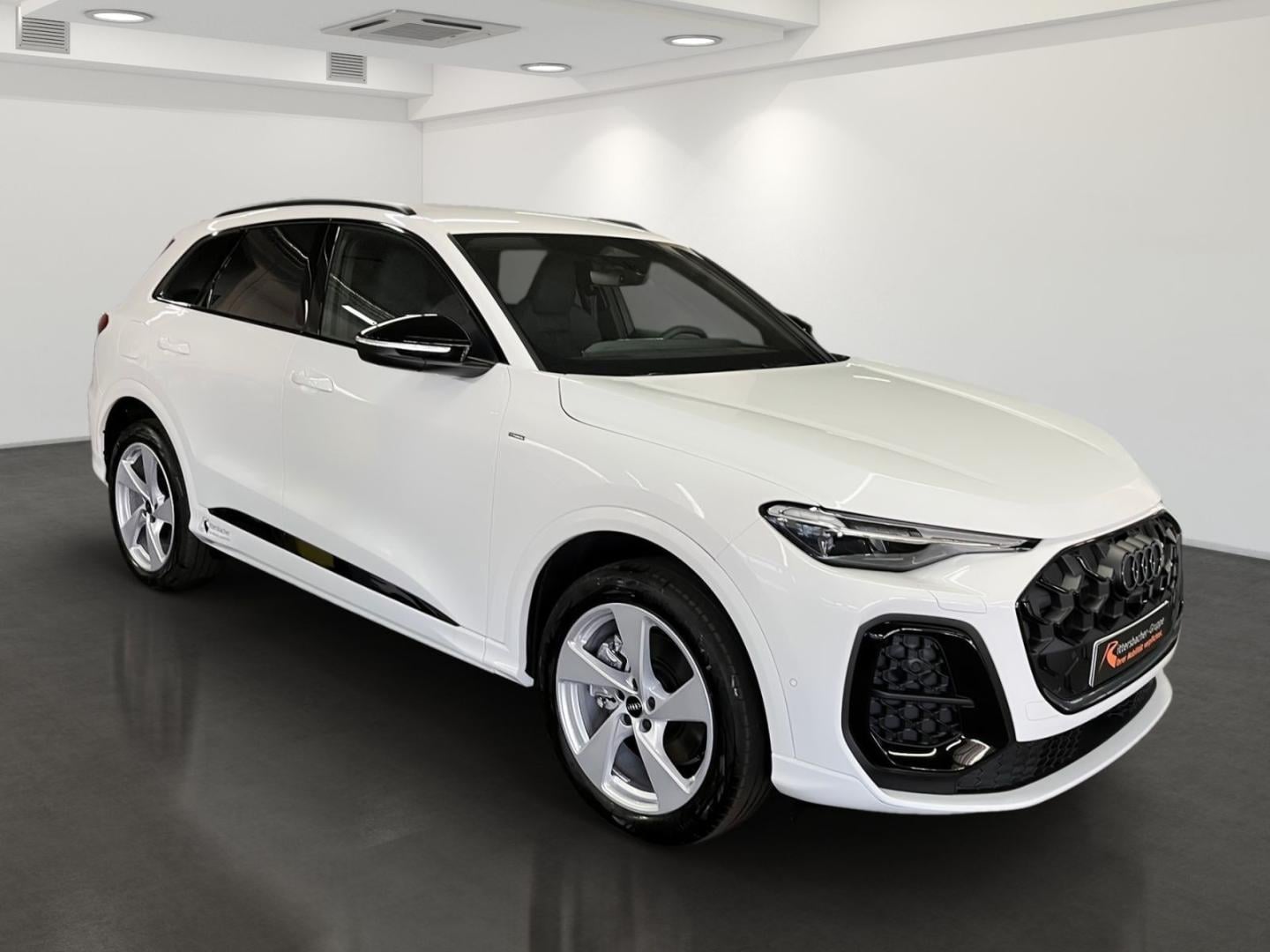 Bild über Audi Q5 SUV e-hybrid e-hybrid quattro 220 kW S tronic - für weitere Informationen kontaktieren Sie den Audi Partner
