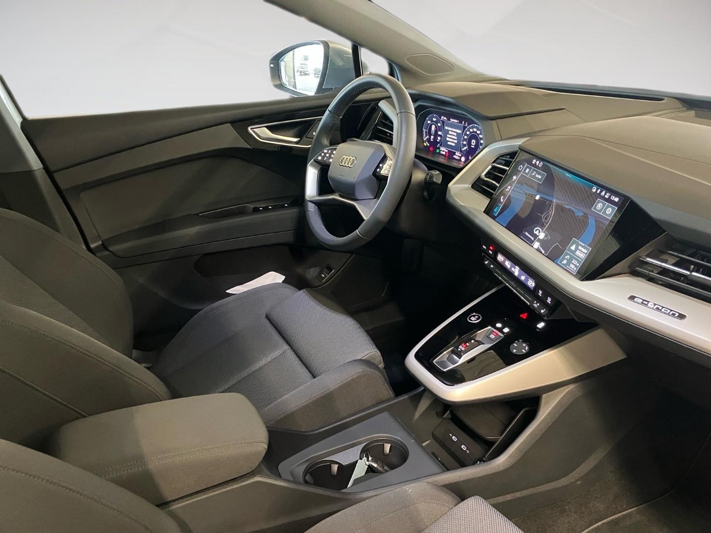 Bild über Audi Q4 e-tron 45 e-tron - für weitere Informationen kontaktieren Sie den Audi Partner