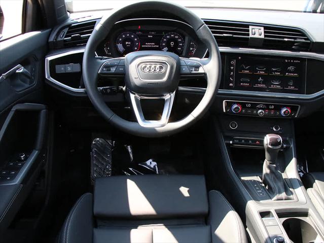 2025 AUDI Q3 - Image 16