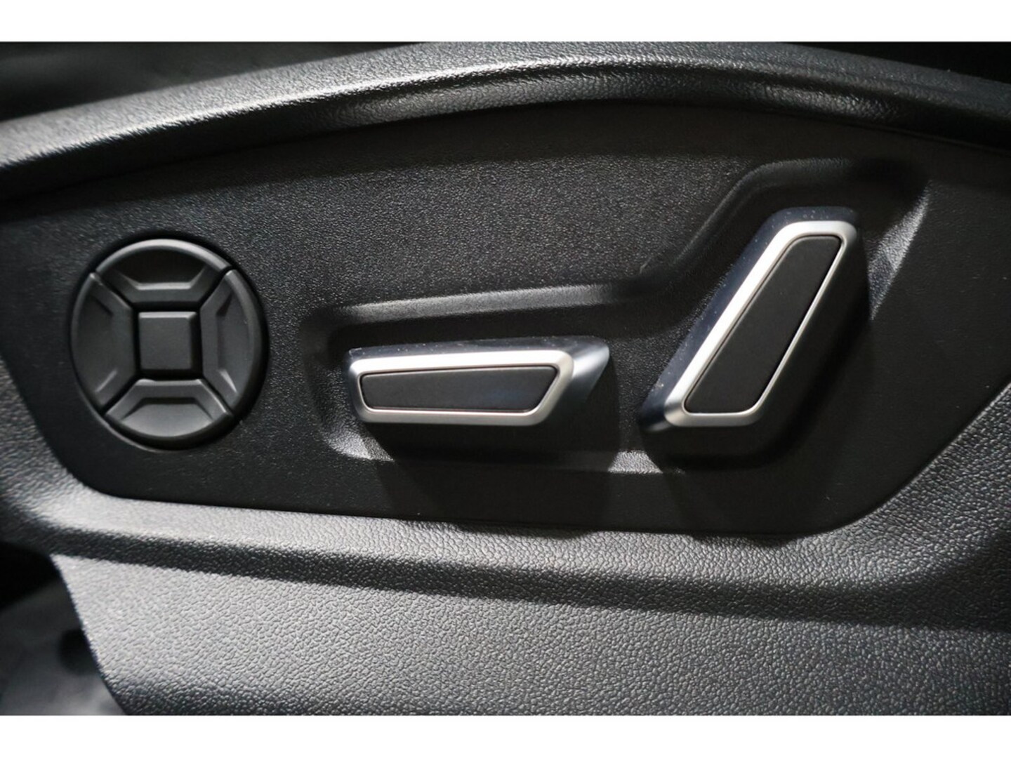 Bild über Audi Q8 SUV 50 TDI quattro tiptronic - für weitere Informationen kontaktieren Sie den Audi Partner
