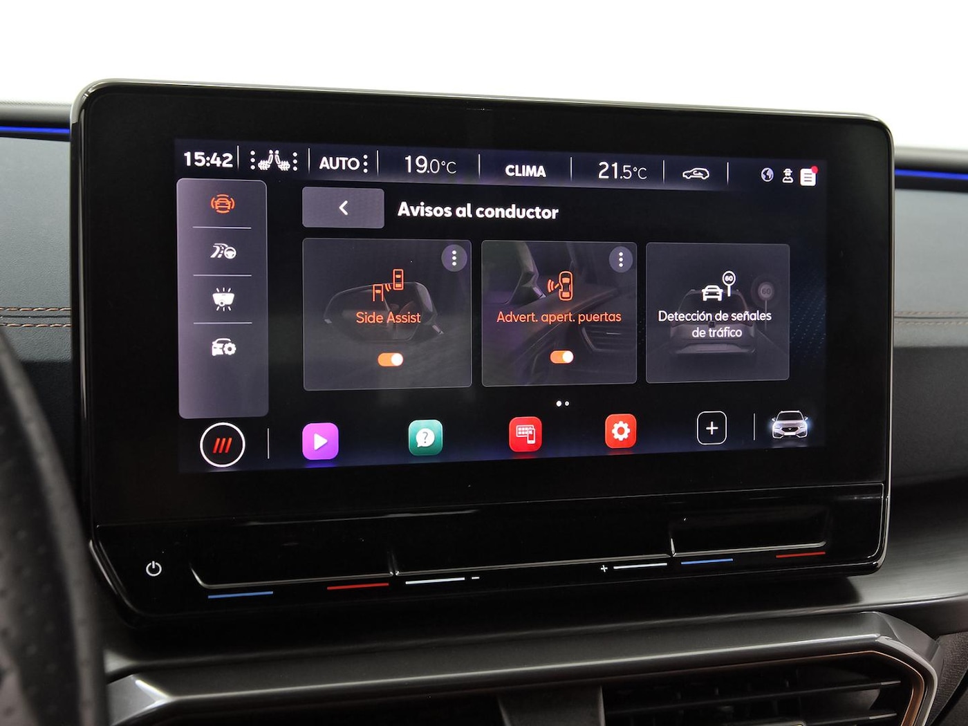 CUPRA Leon Sportstourer 2.0 TSI DSG 221 kW (300 CV) — photo 30