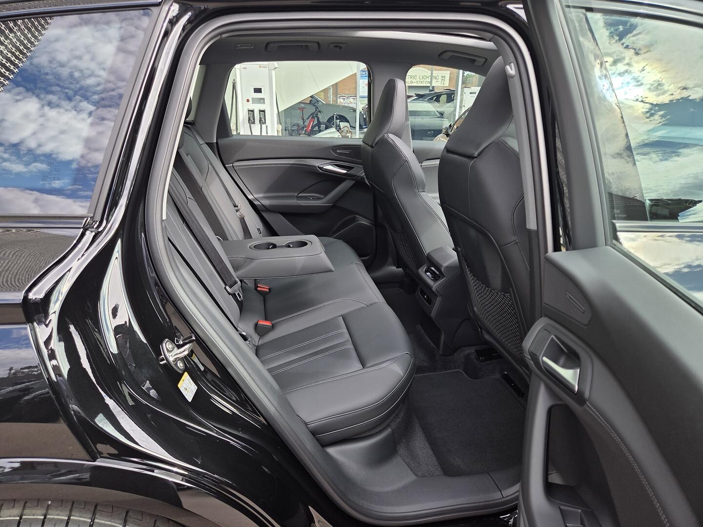 Image about Audi Q6 SUV e-tron e-tron