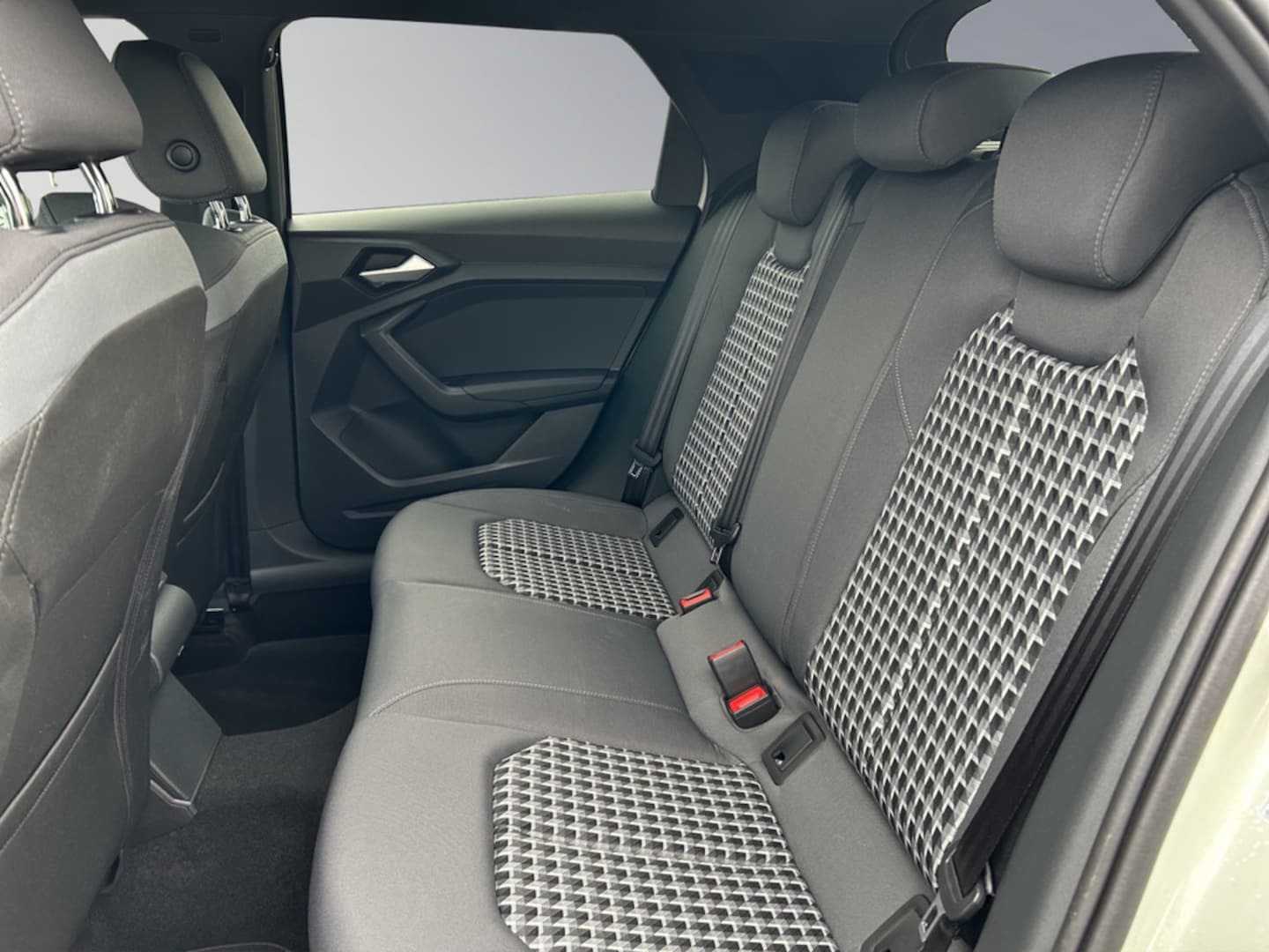 Bild über Audi A1 Sportback S line 30 TFSI Schaltgetriebe - für weitere Informationen kontaktieren Sie den Audi Partner