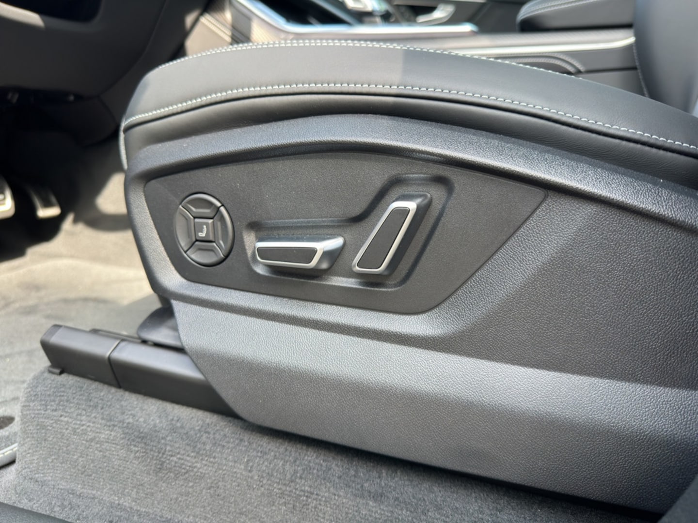 Bild über Audi Q7 SUV S line 50 TDI quattro tiptronic - für weitere Informationen kontaktieren Sie den Audi Partner