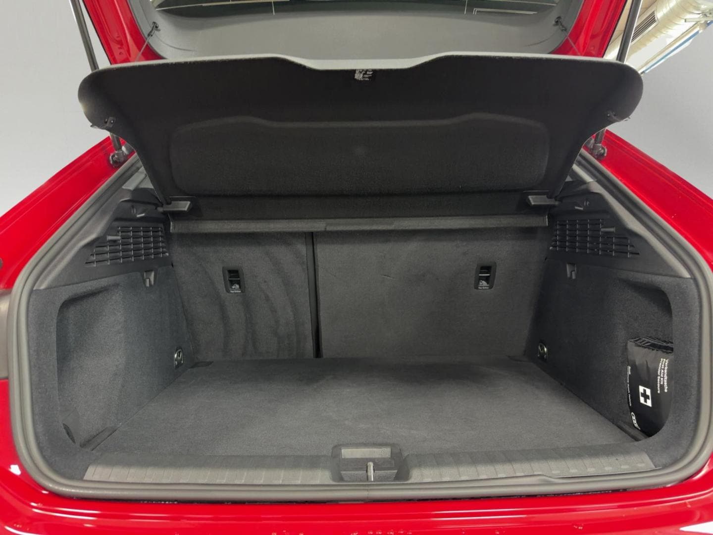 Bild über Audi A3 Sportback advanced 35 TFSI Schaltgetriebe - für weitere Informationen kontaktieren Sie den Audi Partner
