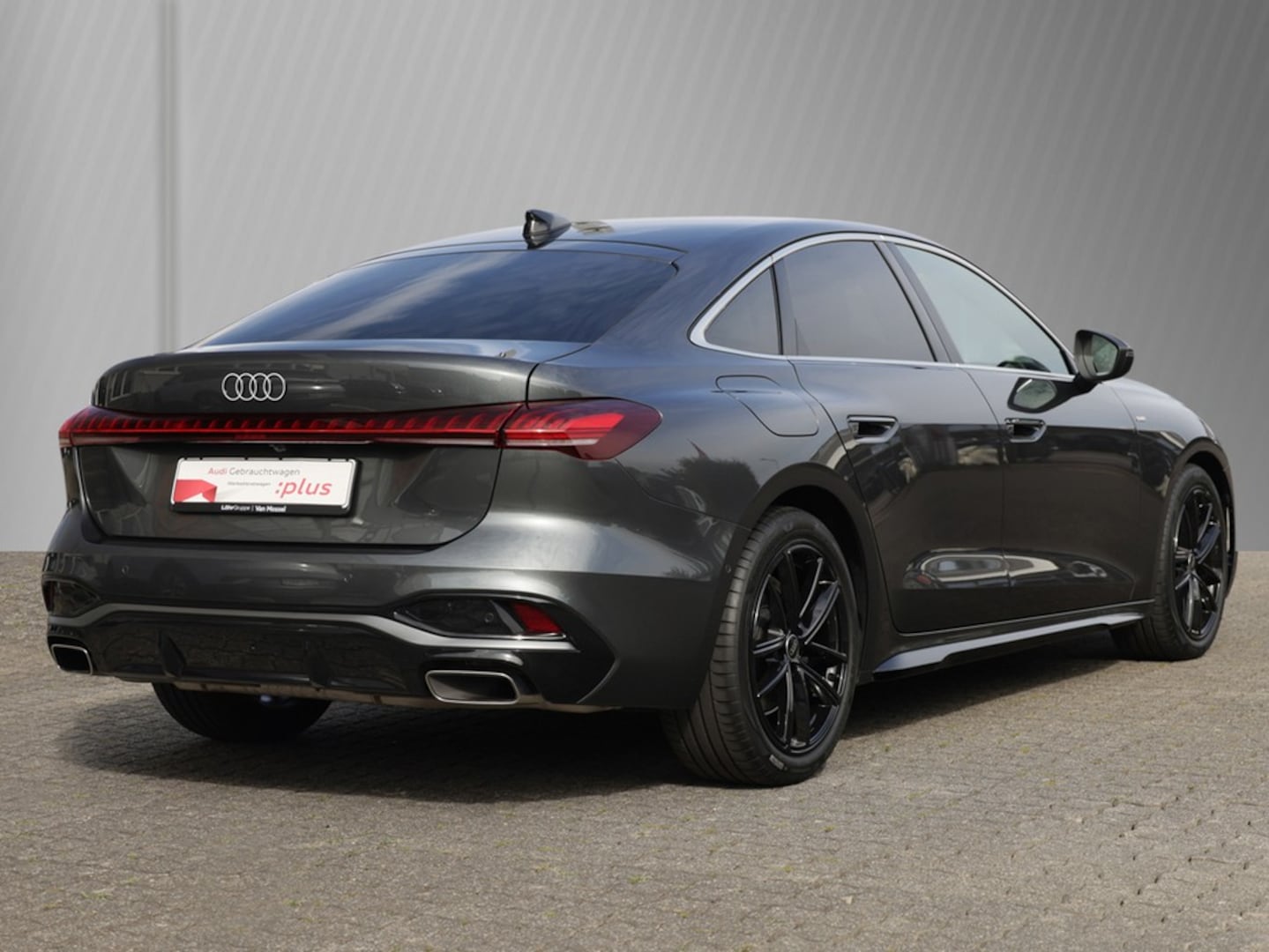 Bild über Audi A5 Limousine TFSI S tronic - für weitere Informationen kontaktieren Sie den Audi Partner
