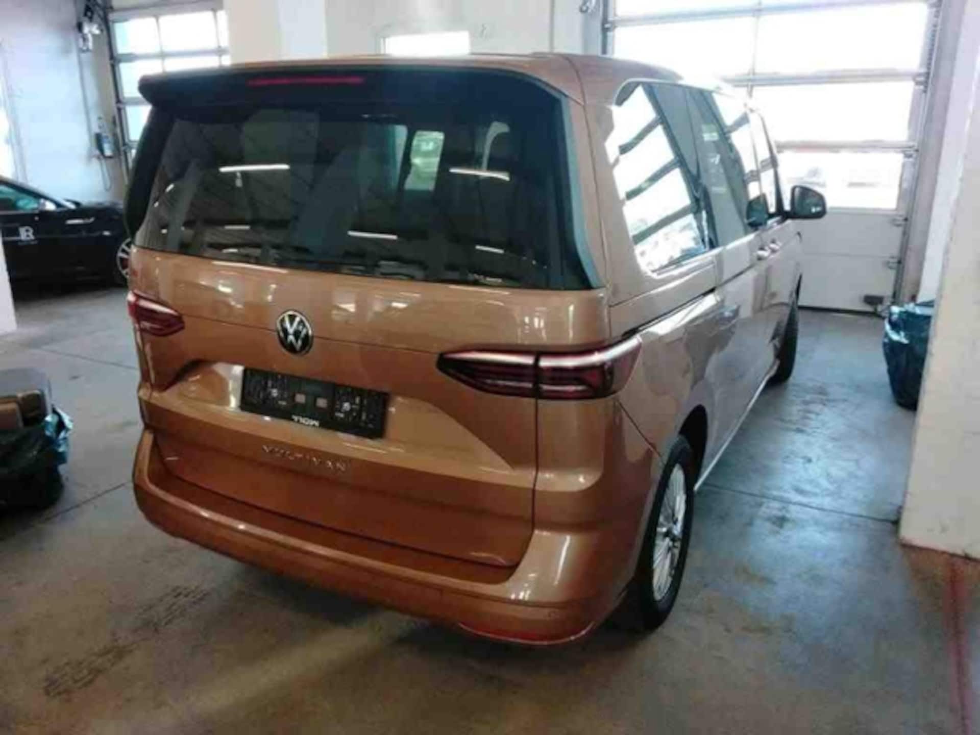 Volkswagen Multivan Basis-Modell