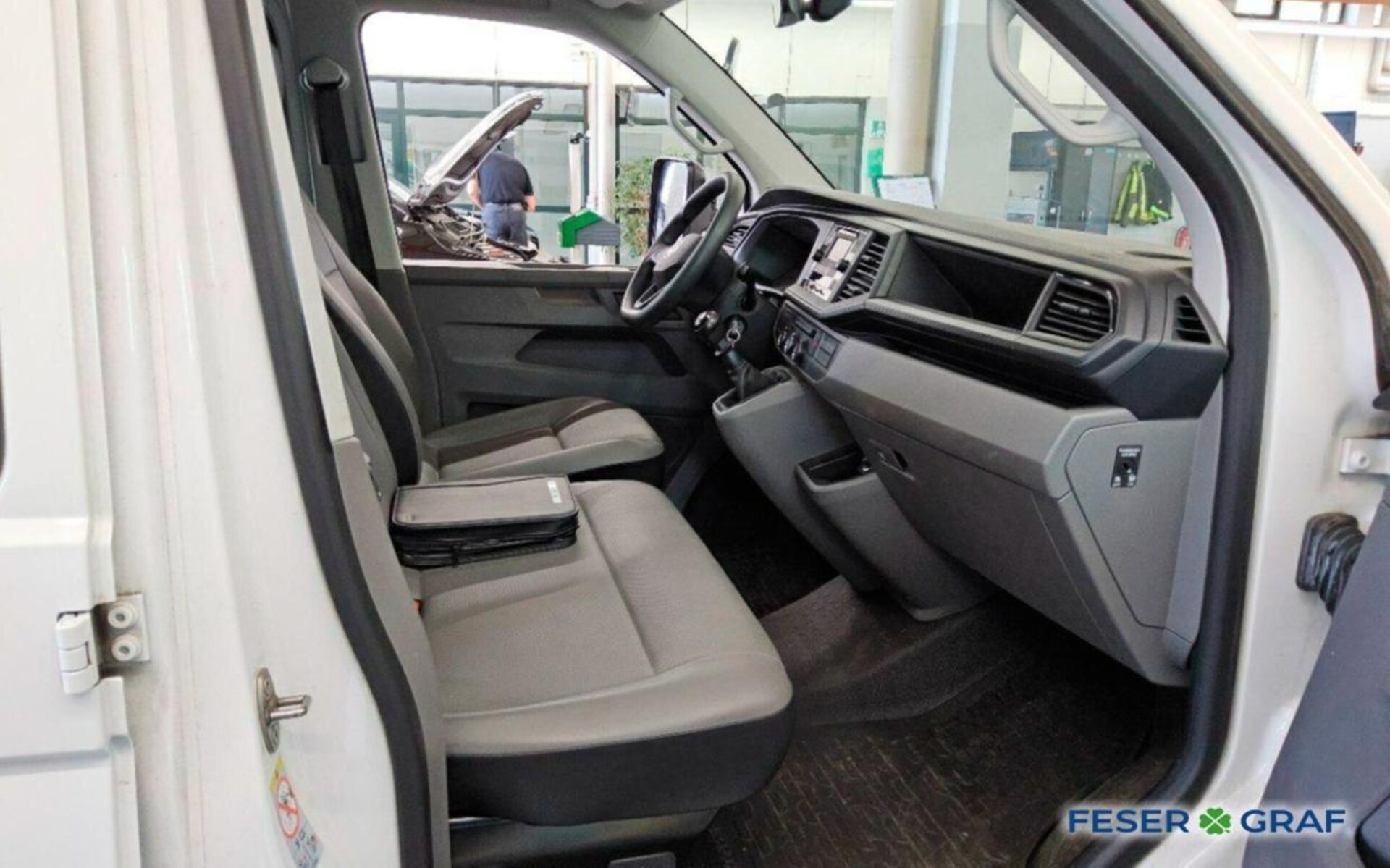Volkswagen T6.1 Transporter Pritschenwagen Doppelkabine