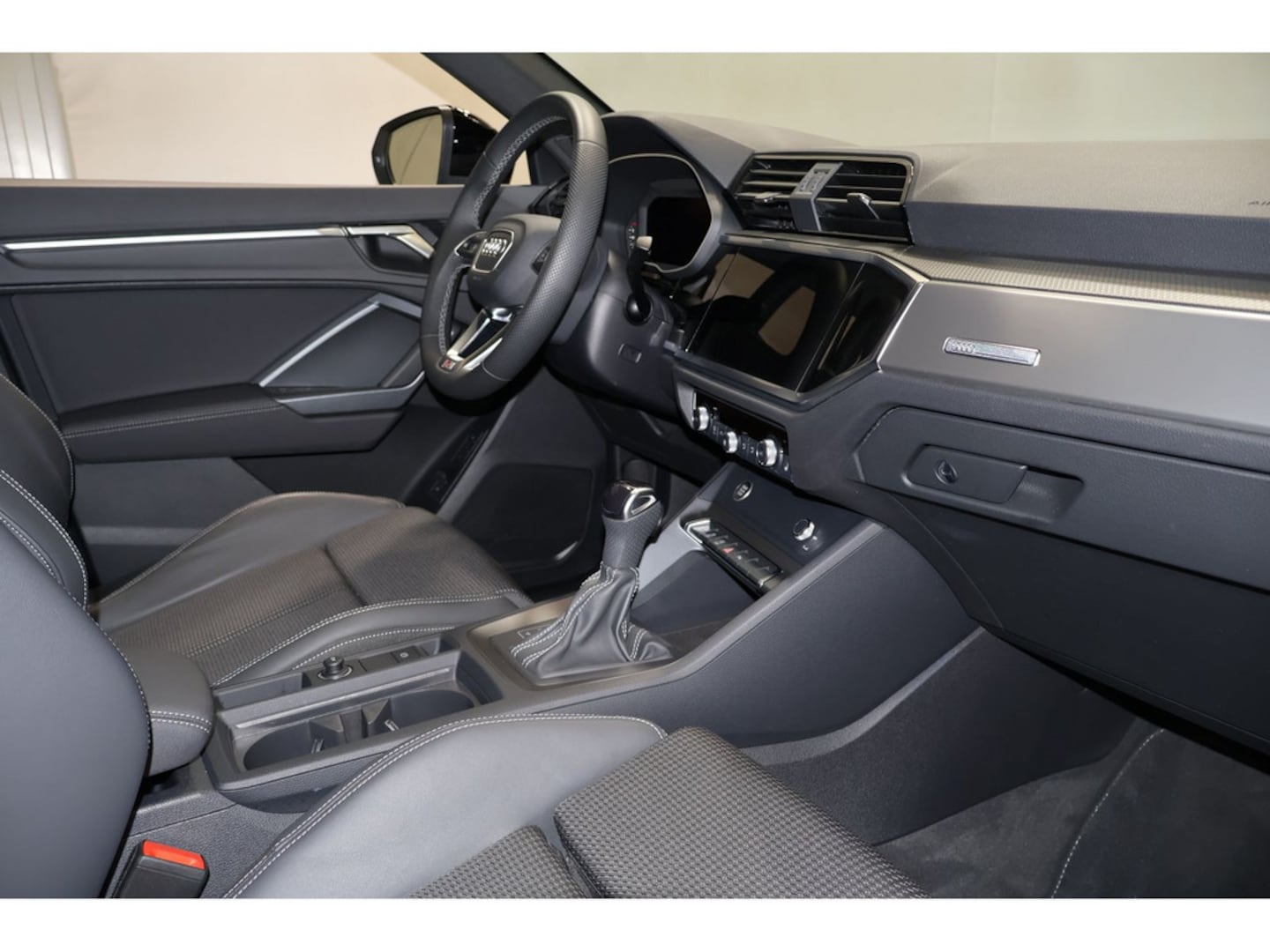 Bild über Audi Q3 Sportback S line 35 TDI S tronic - für weitere Informationen kontaktieren Sie den Audi Partner