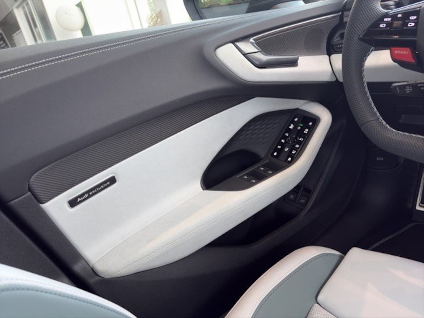 Bild über Audi RS 5 Limousine TFSI quattro 470 kW tiptronic - für weitere Informationen kontaktieren Sie den Audi Partner