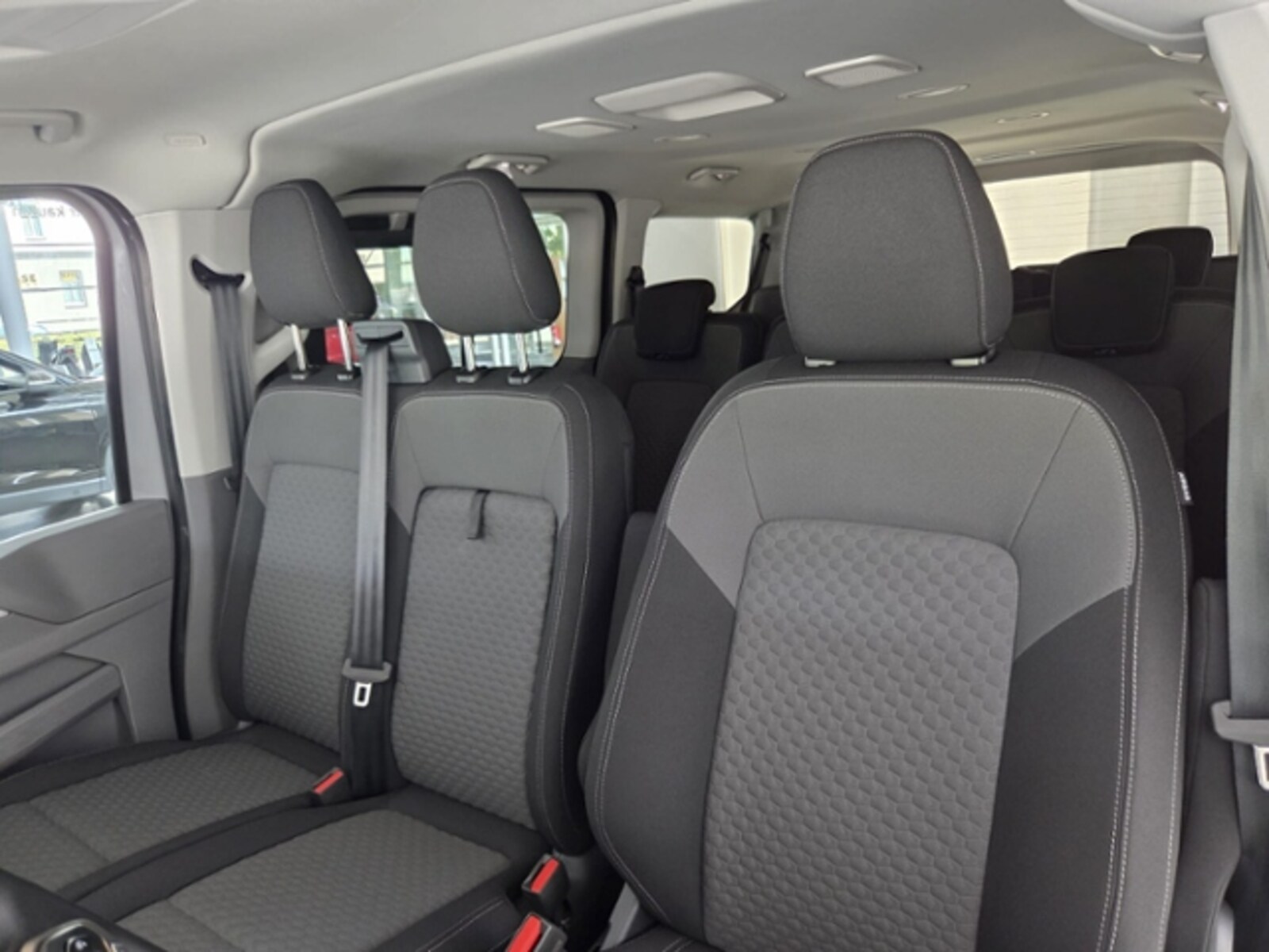 Volkswagen Caravelle – Bild 12