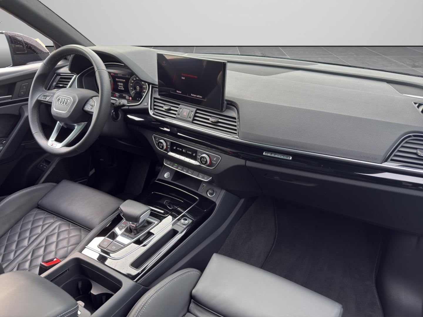Bild über Audi Q5 Sportback TFSI e S line business 55 TFSI e quattro S tronic - für weitere Informationen kontaktieren Sie den Audi Partner