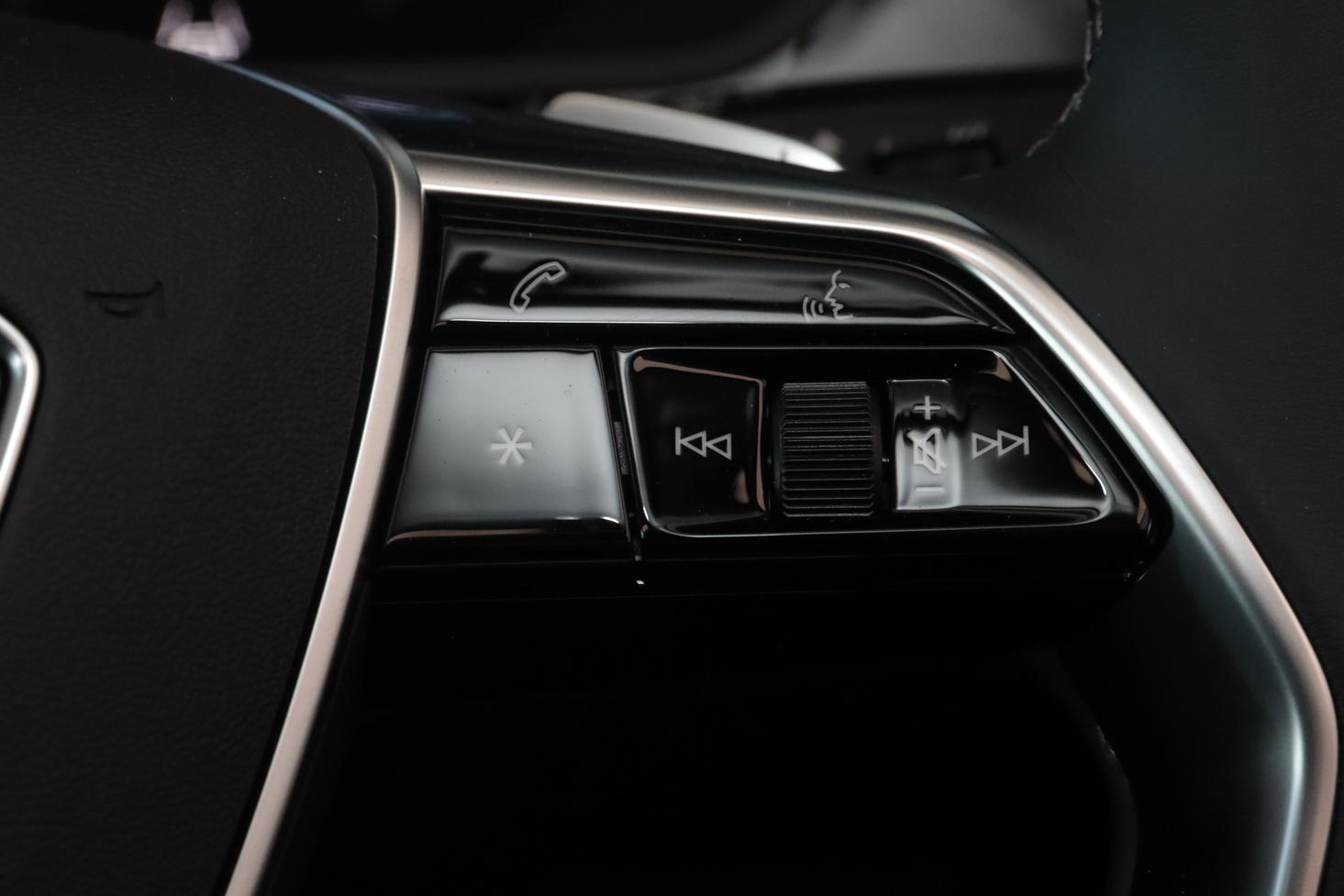 Audi Q8 Sportback e-tron