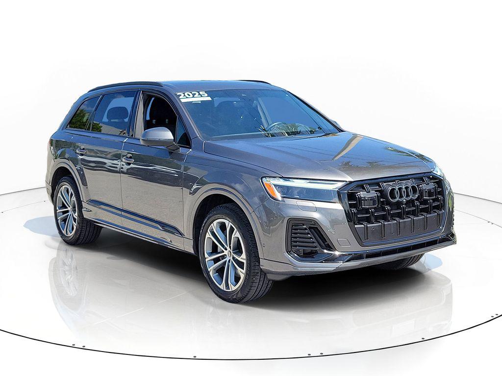 2025 Audi Q7 45 Premium quattro Tiptronic's photo