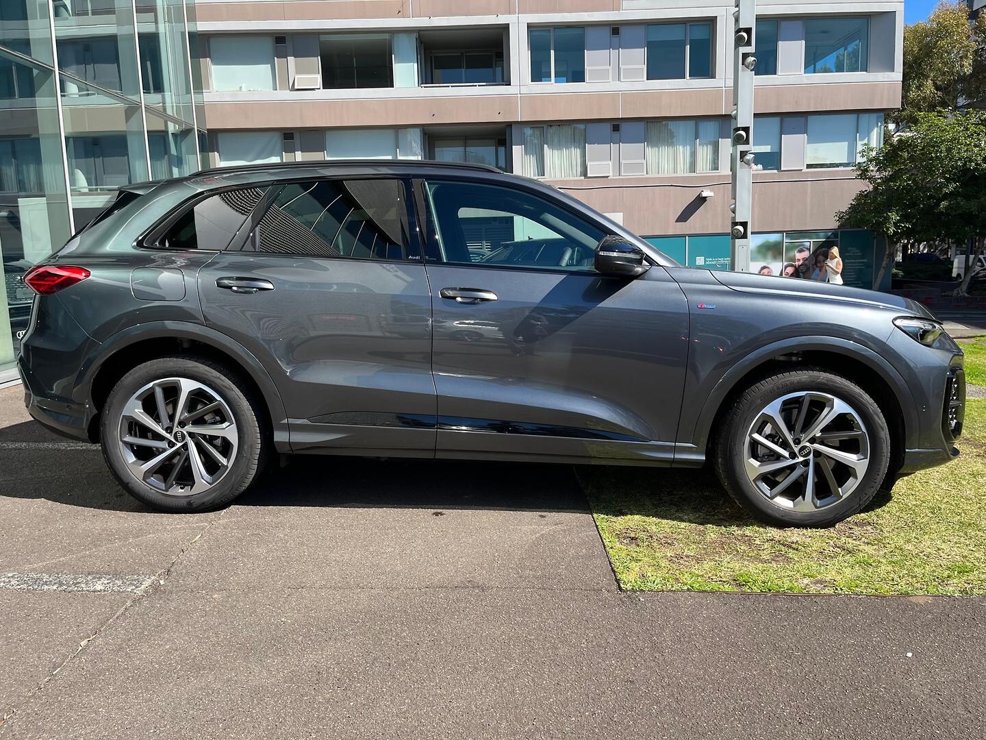 Image about Audi Q5 SUV TDI quattro 150 kW sport